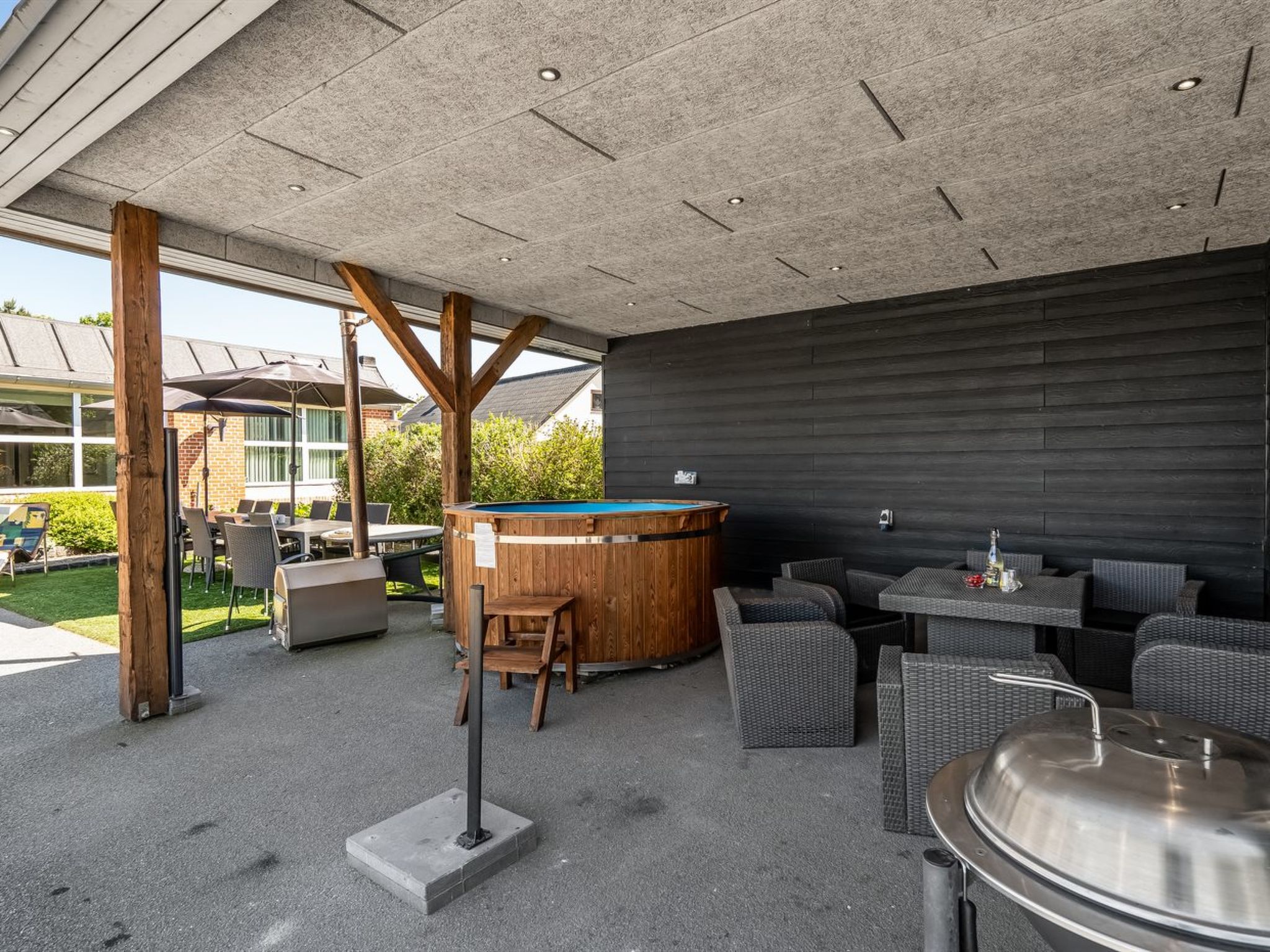 "Borjana" - 500m to the fjord-Buiten