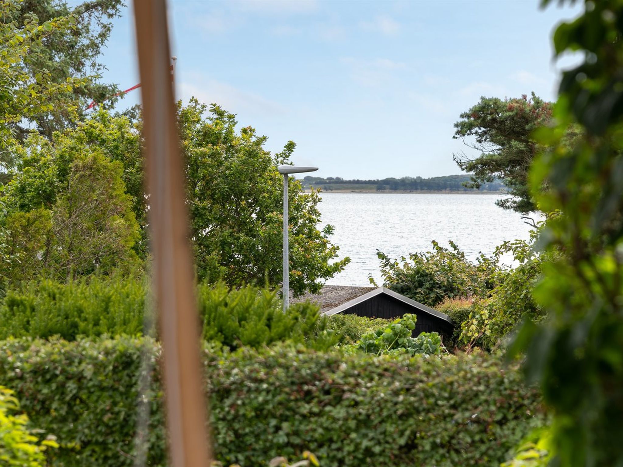 "Regni" - 300m to the fjord-Buiten