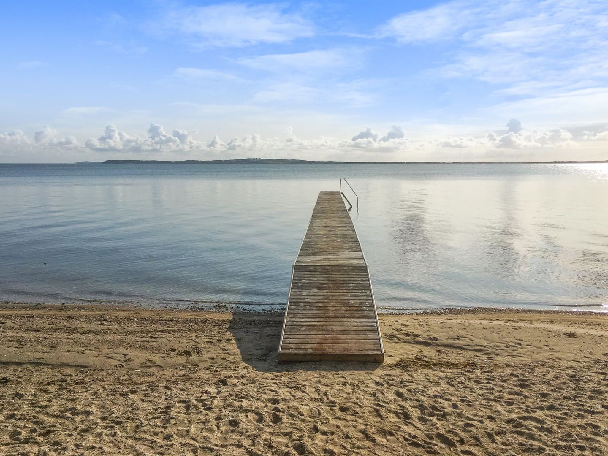 "Regni" - 300m to the fjord-Buiten
