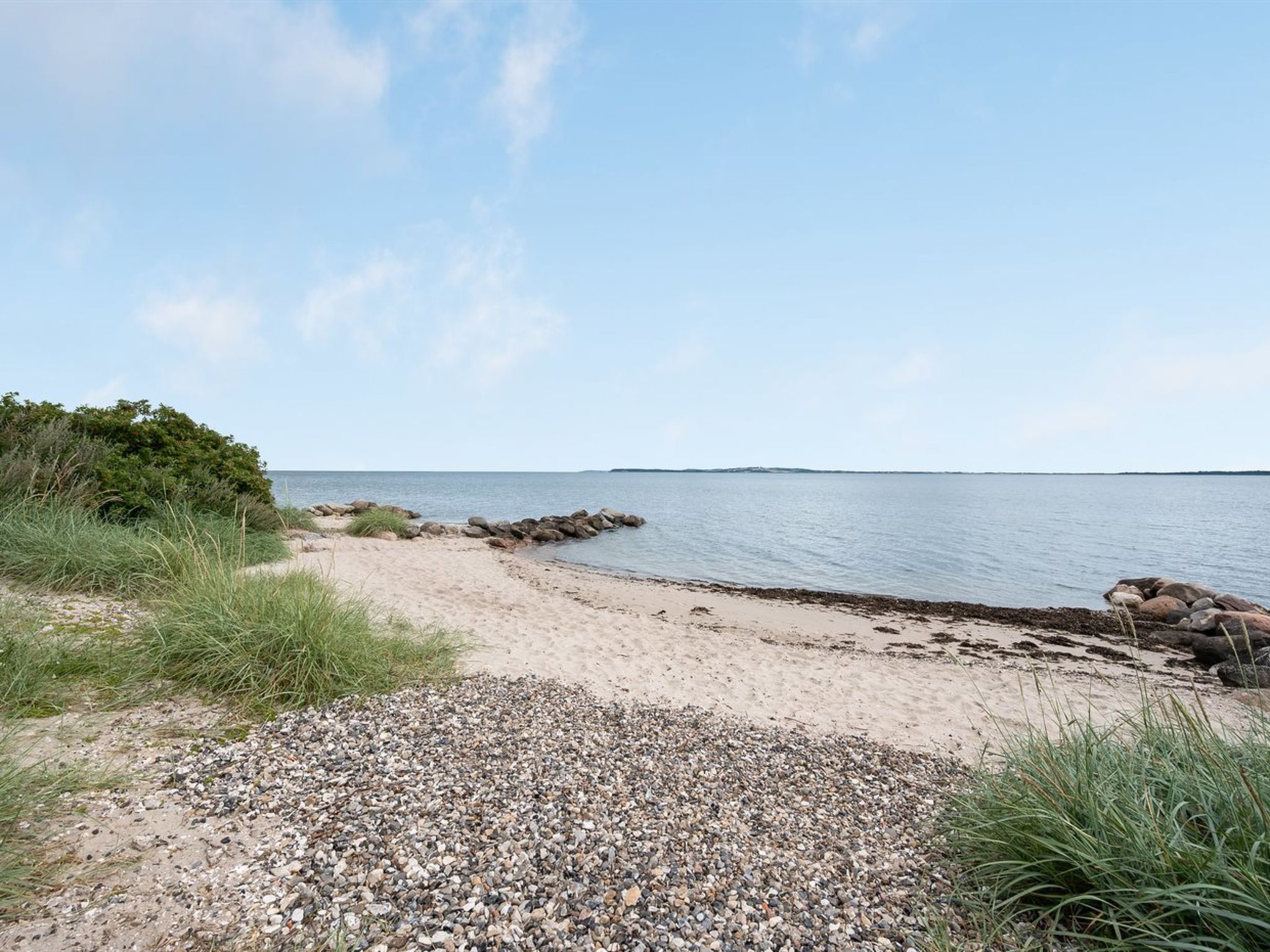 "Regni" - 300m to the fjord - Buiten