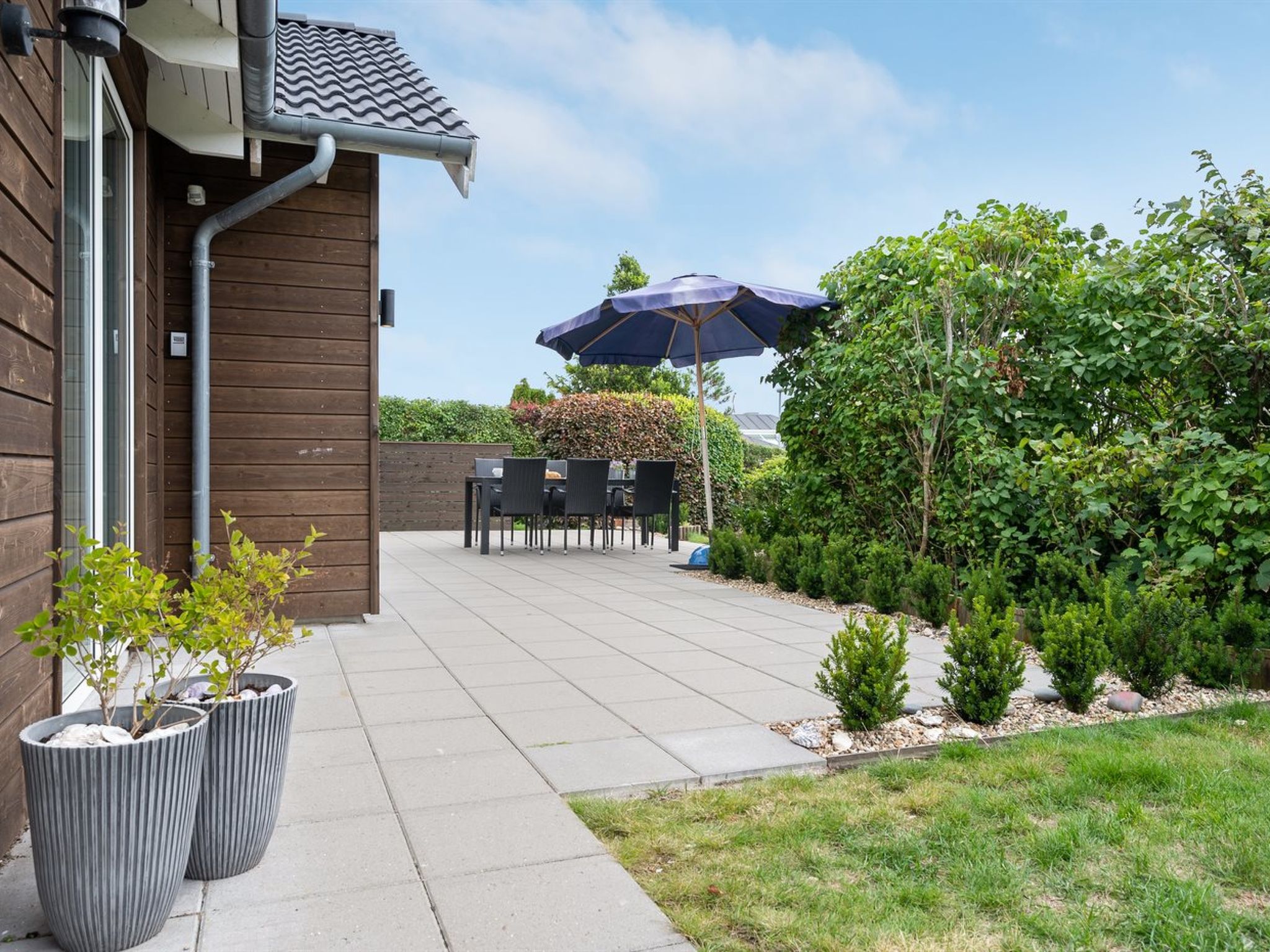 "Regni" - 300m to the fjord - Buiten