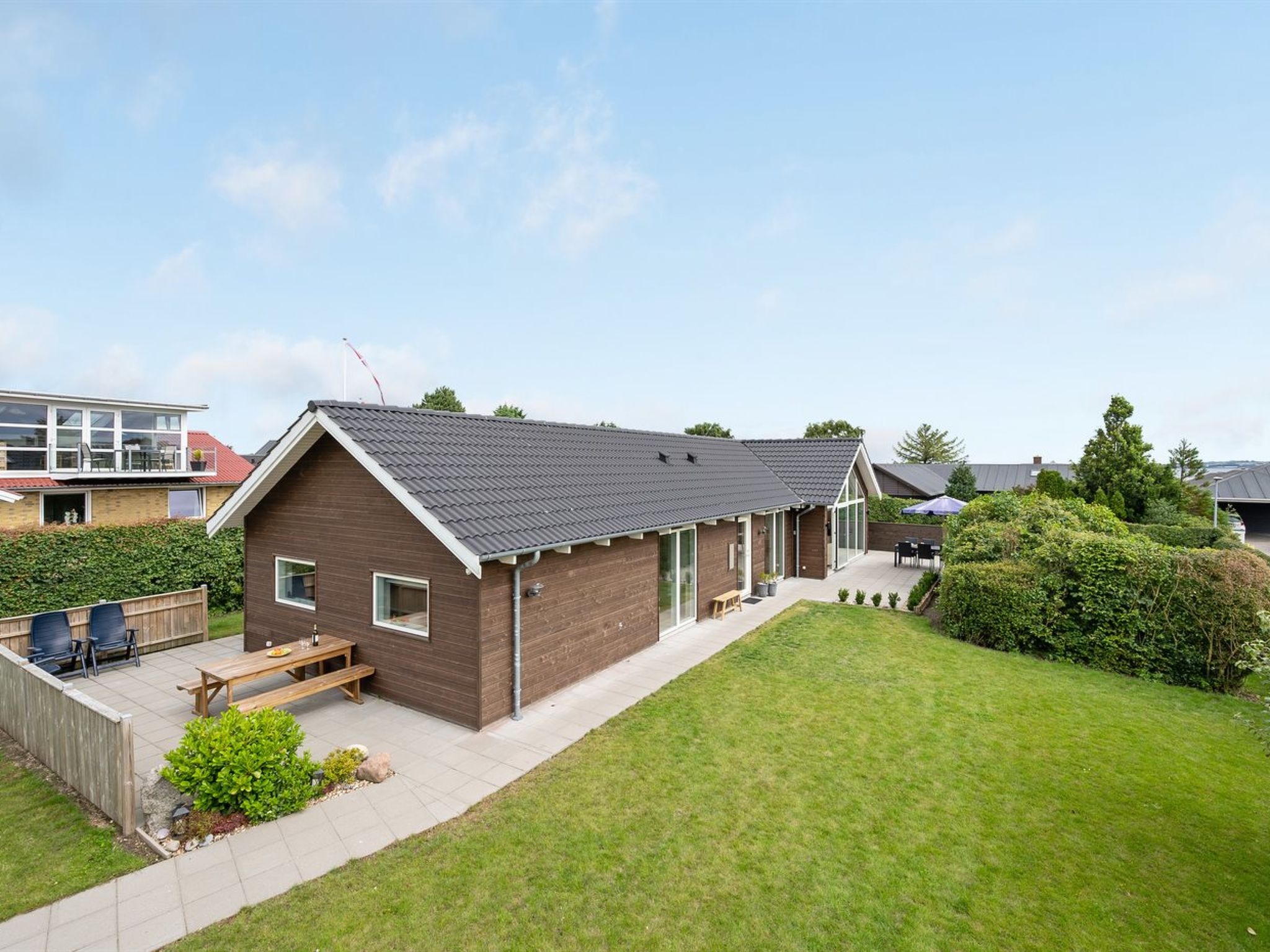 "Regni" - 300m to the fjord - Buiten