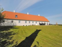"Alois" - 1km to the fjord