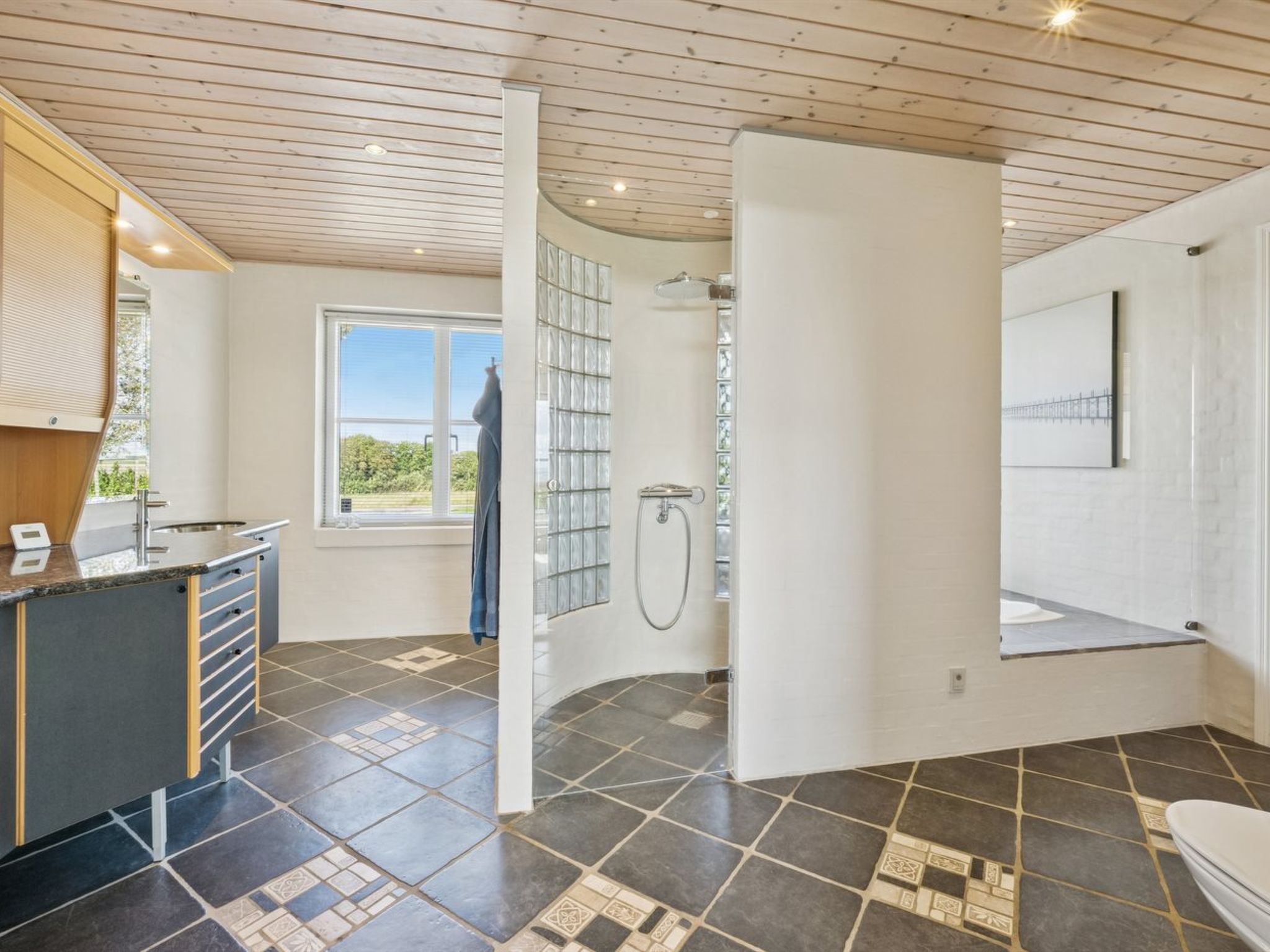 "Fridhild" - 300m to the fjord-Binnen