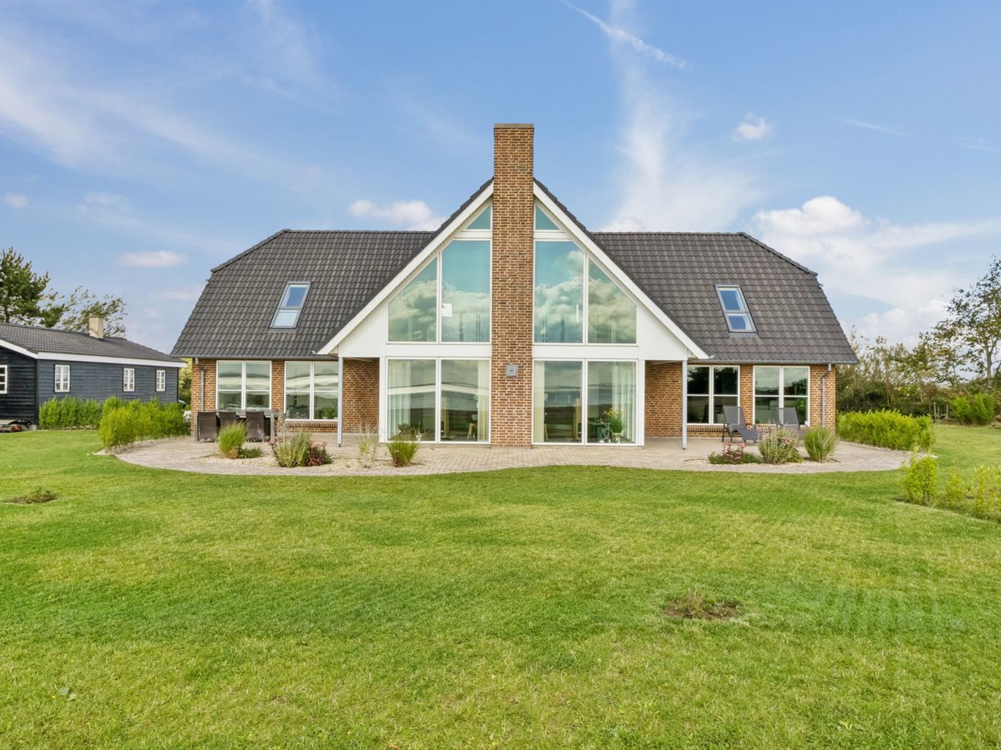 "Fridhild" - 300m to the fjord-Buiten