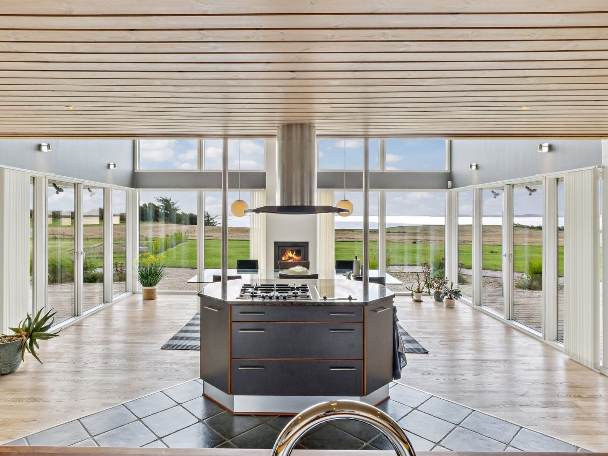 "Fridhild" - 300m to the fjord-Binnen