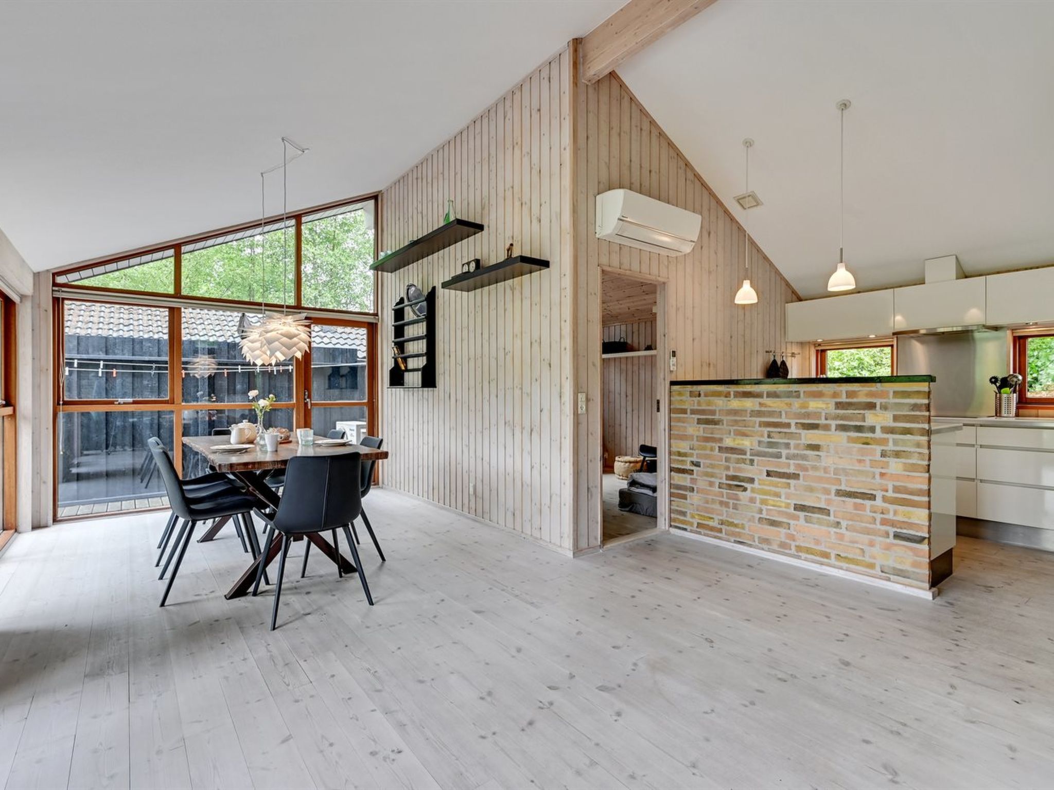 "Gustine" - 300m from the sea-Binnen