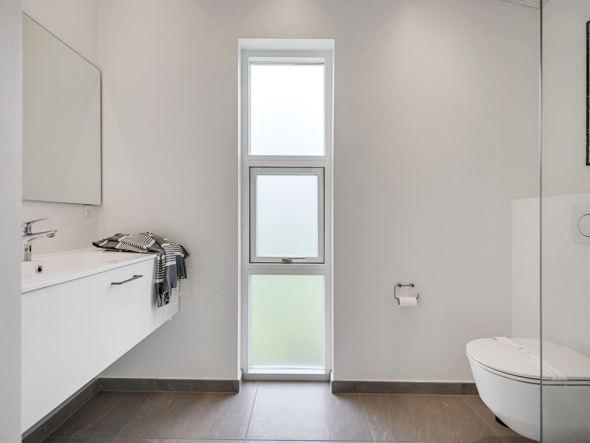 "Aatami" - 500m from the sea - Binnen