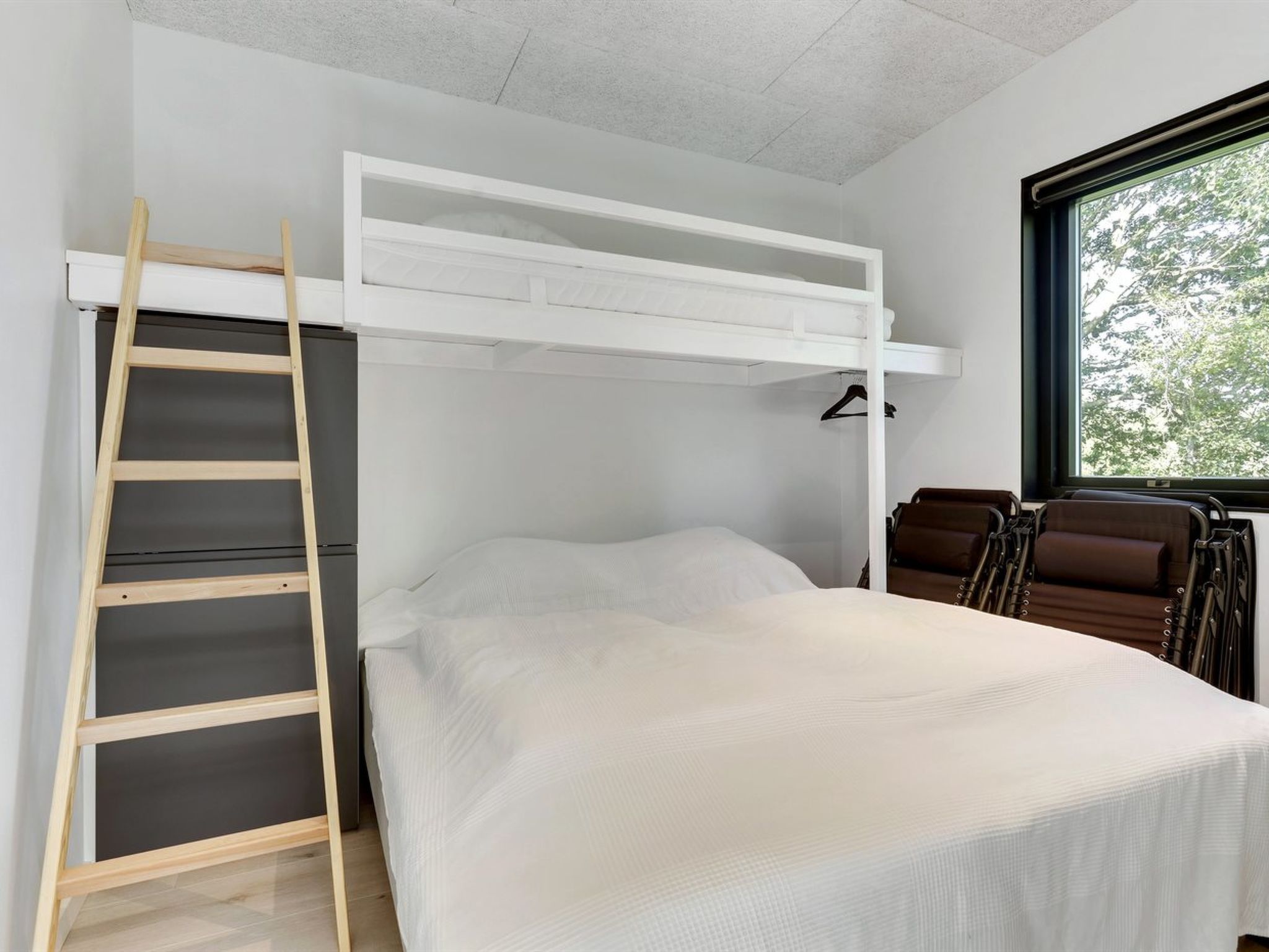 "Emelina" - 300m from the sea-Binnen