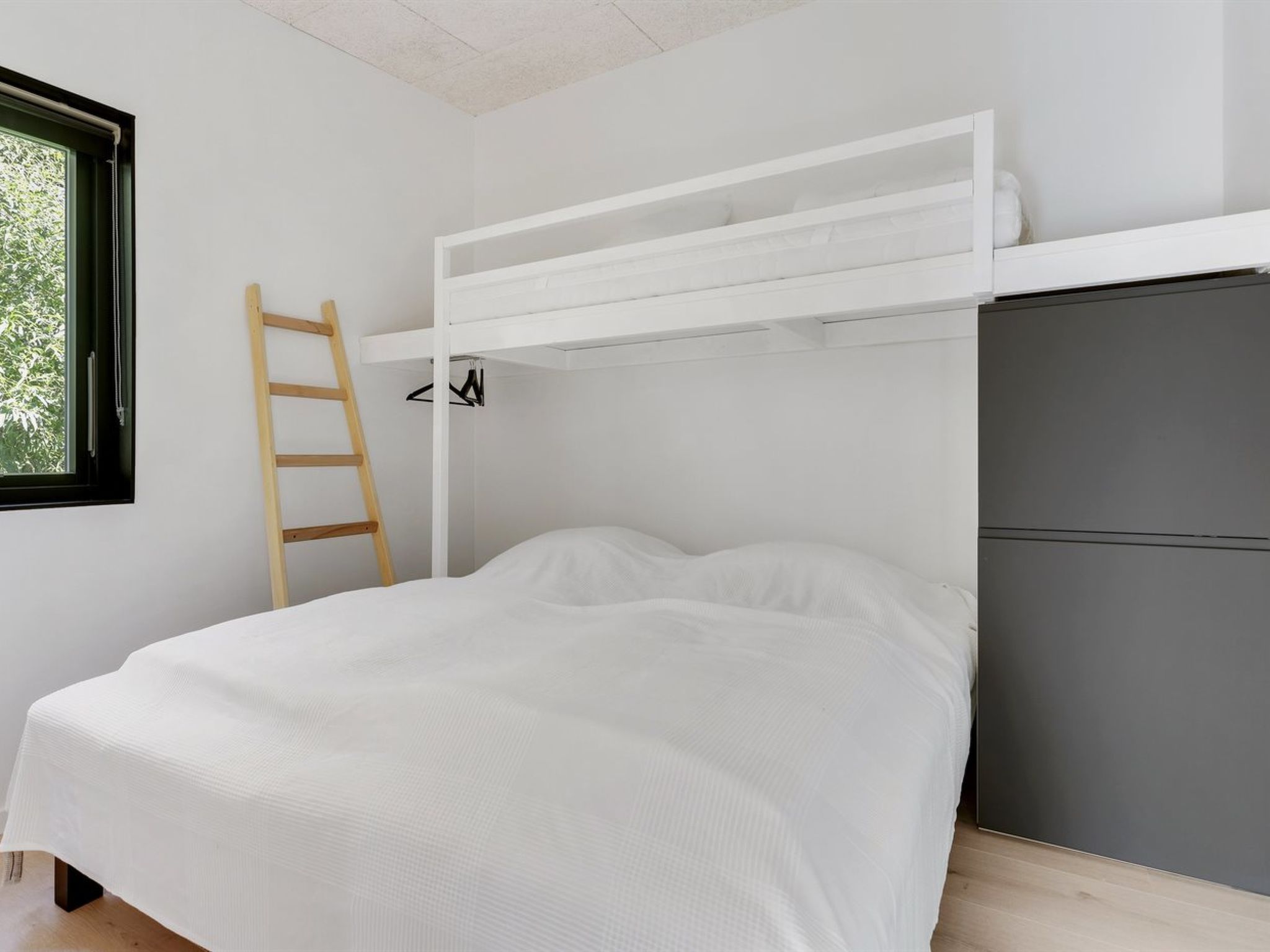 "Emelina" - 300m from the sea-Binnen