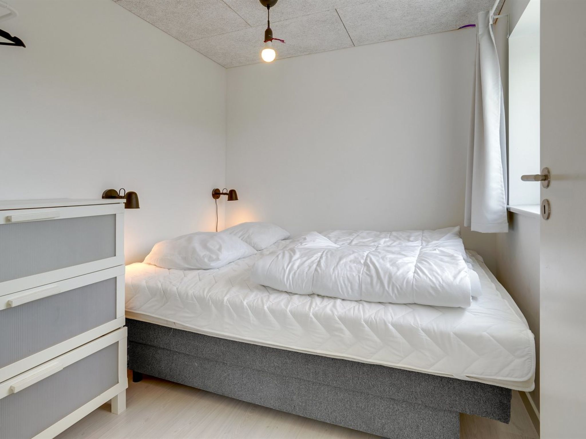 "Nimrod" - 300m from the sea - Inside