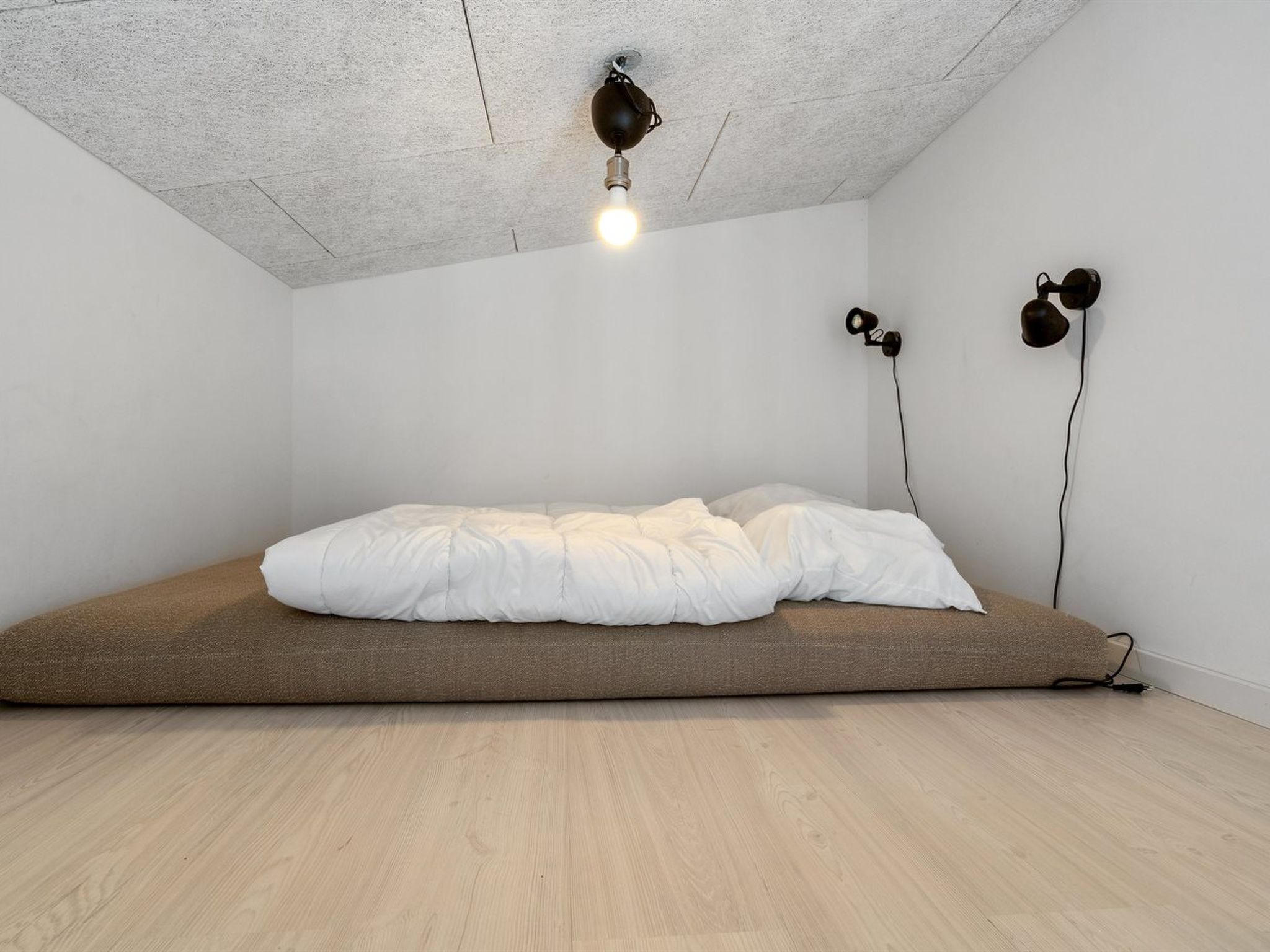 "Nimrod" - 300m from the sea - Inside
