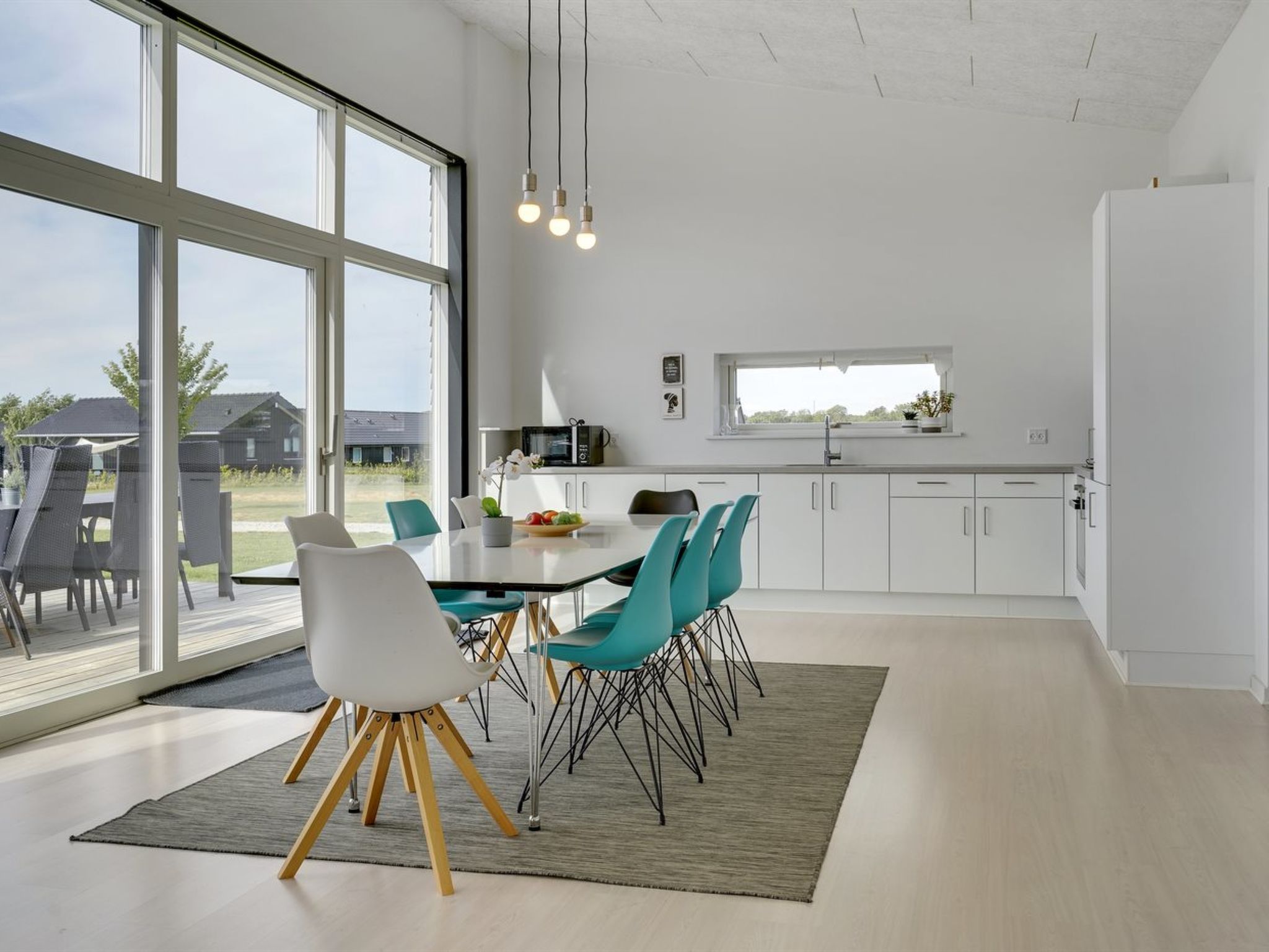 "Nimrod" - 300m from the sea - Inside