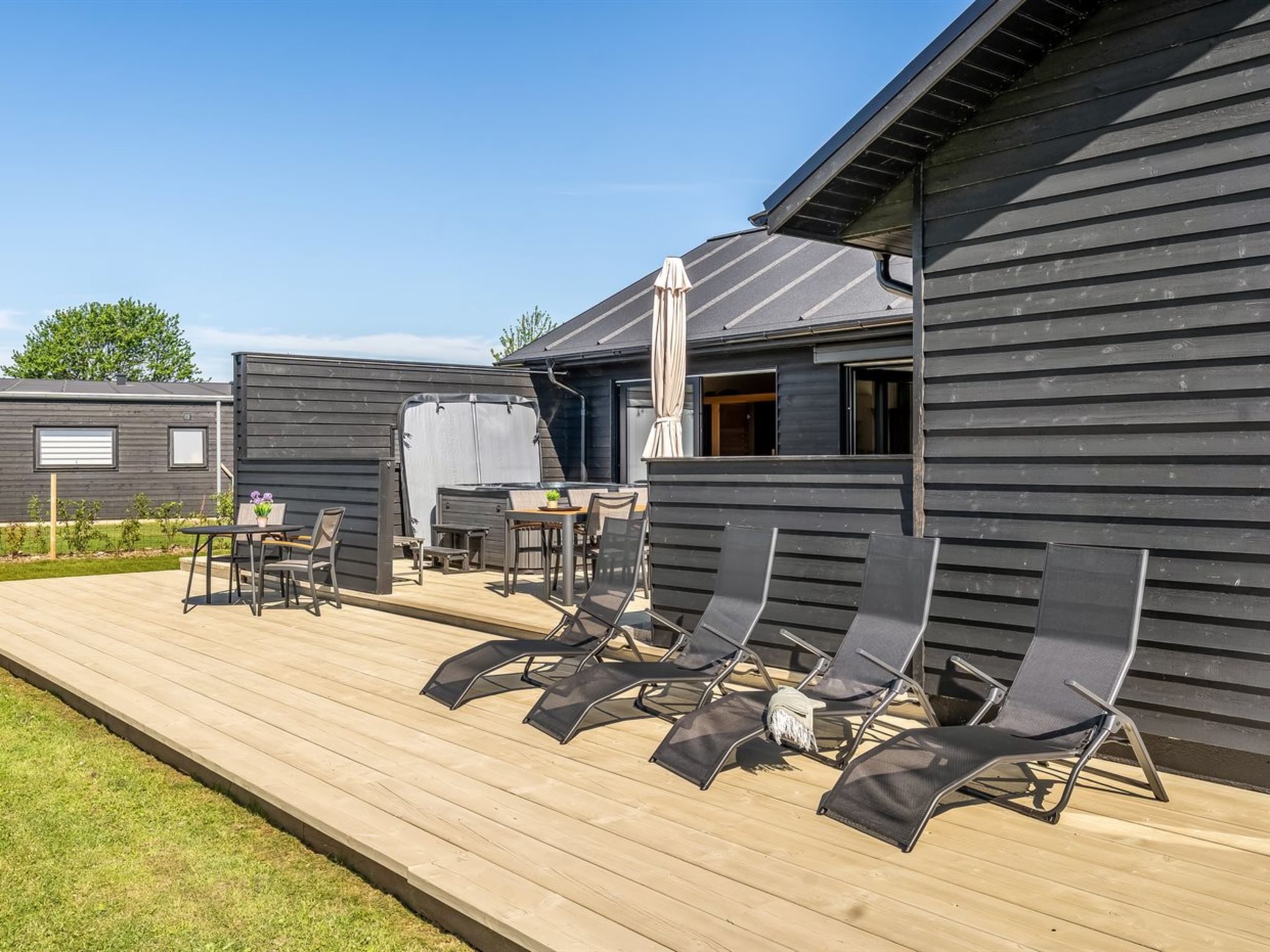 "Merve" - 250m from the sea - Buiten