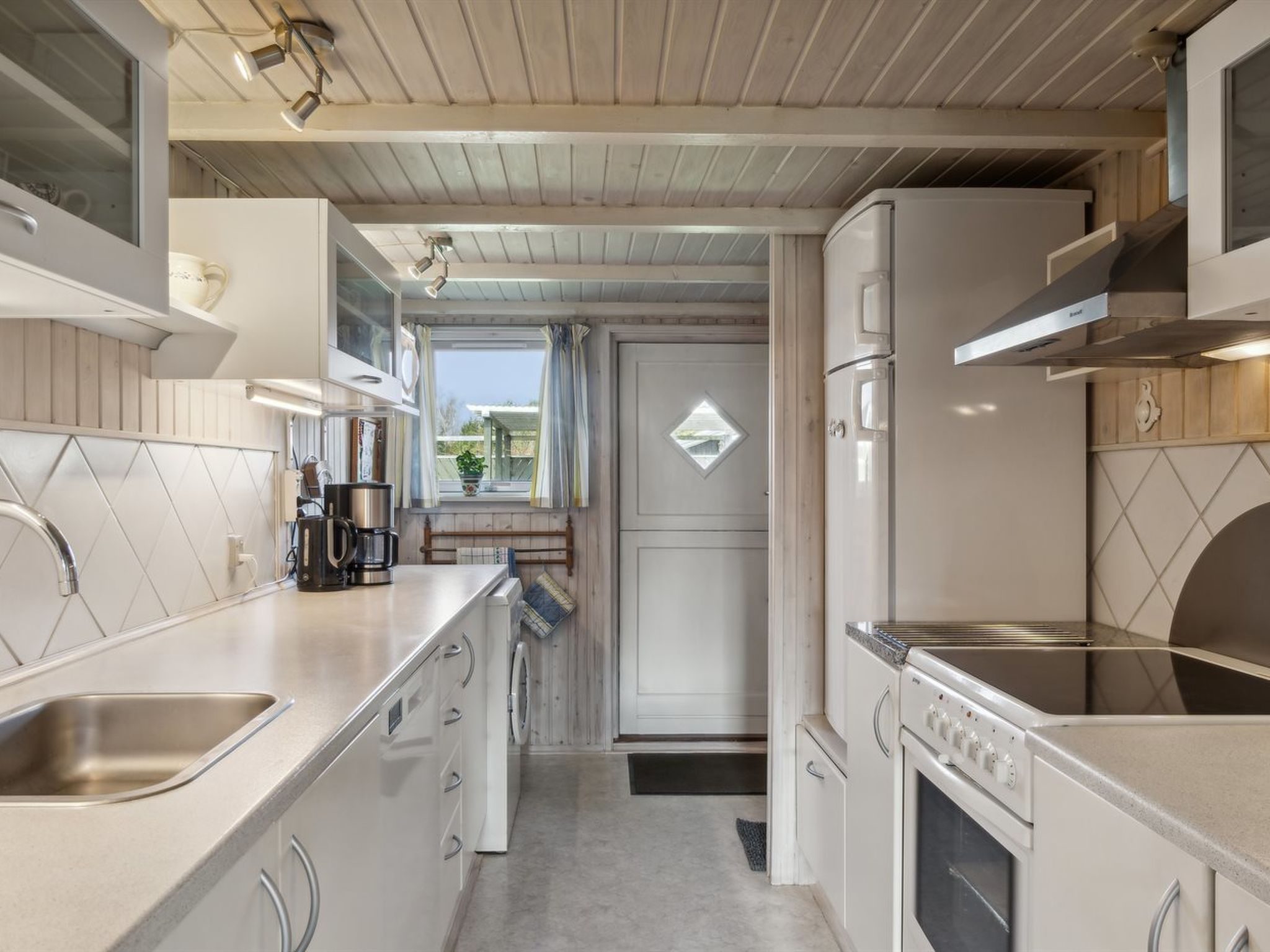 "Bjarni" - 175m from the sea - Drinnen