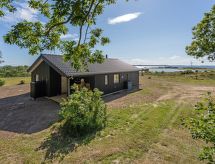 Aan zee gelegen vakantiehuis in Ebeltoft met zeezicht - thumbnail 1