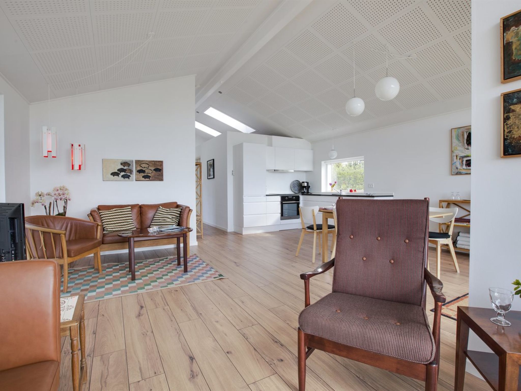 Aan zee: Modern vakantiehuis Øgoti in Ebeltoft met zeezicht - foto 13