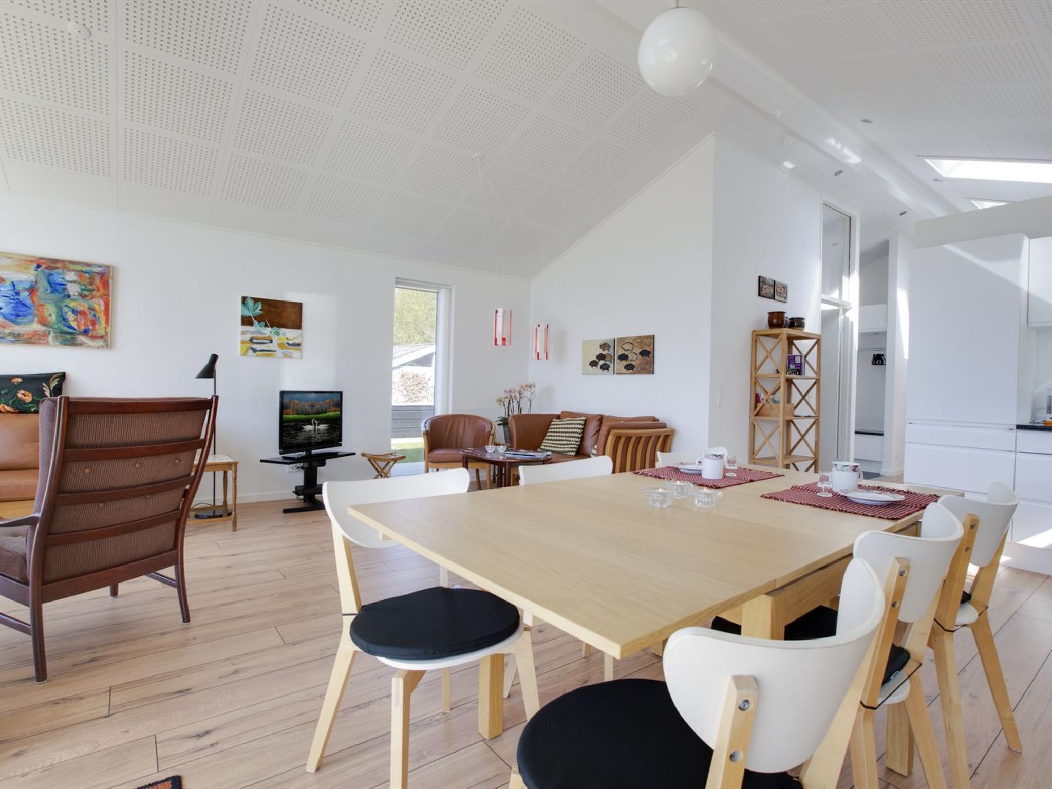 Aan zee: Modern vakantiehuis Øgoti in Ebeltoft met zeezicht - foto 15