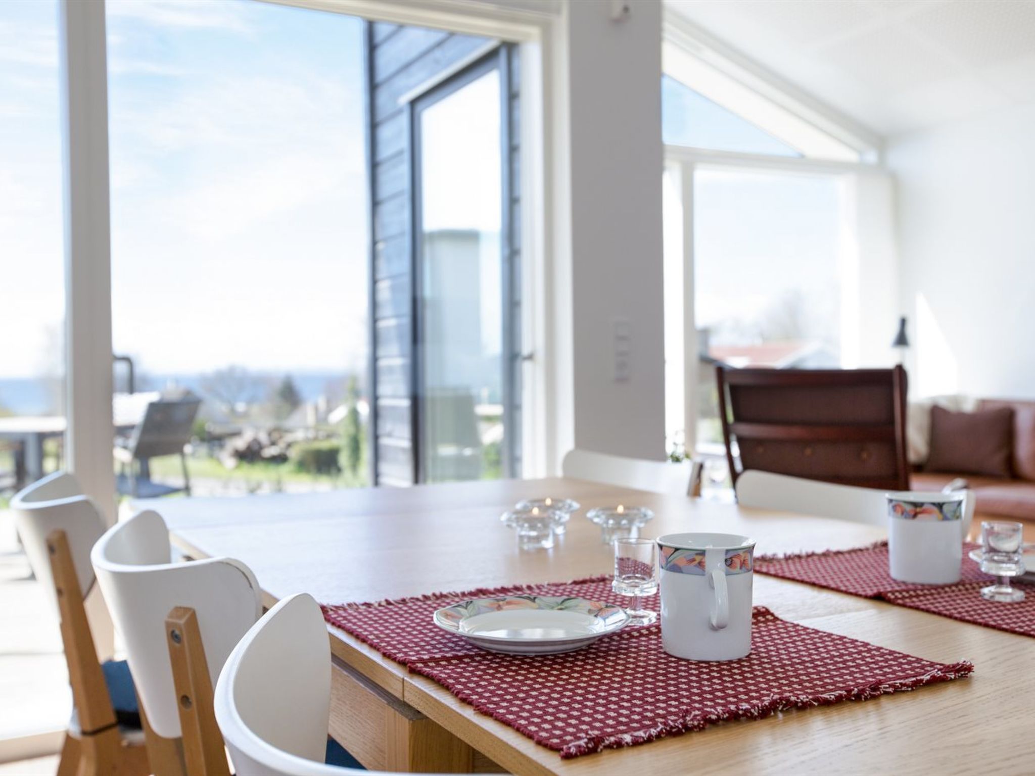 Aan zee: Modern vakantiehuis Øgoti in Ebeltoft met zeezicht - foto 16