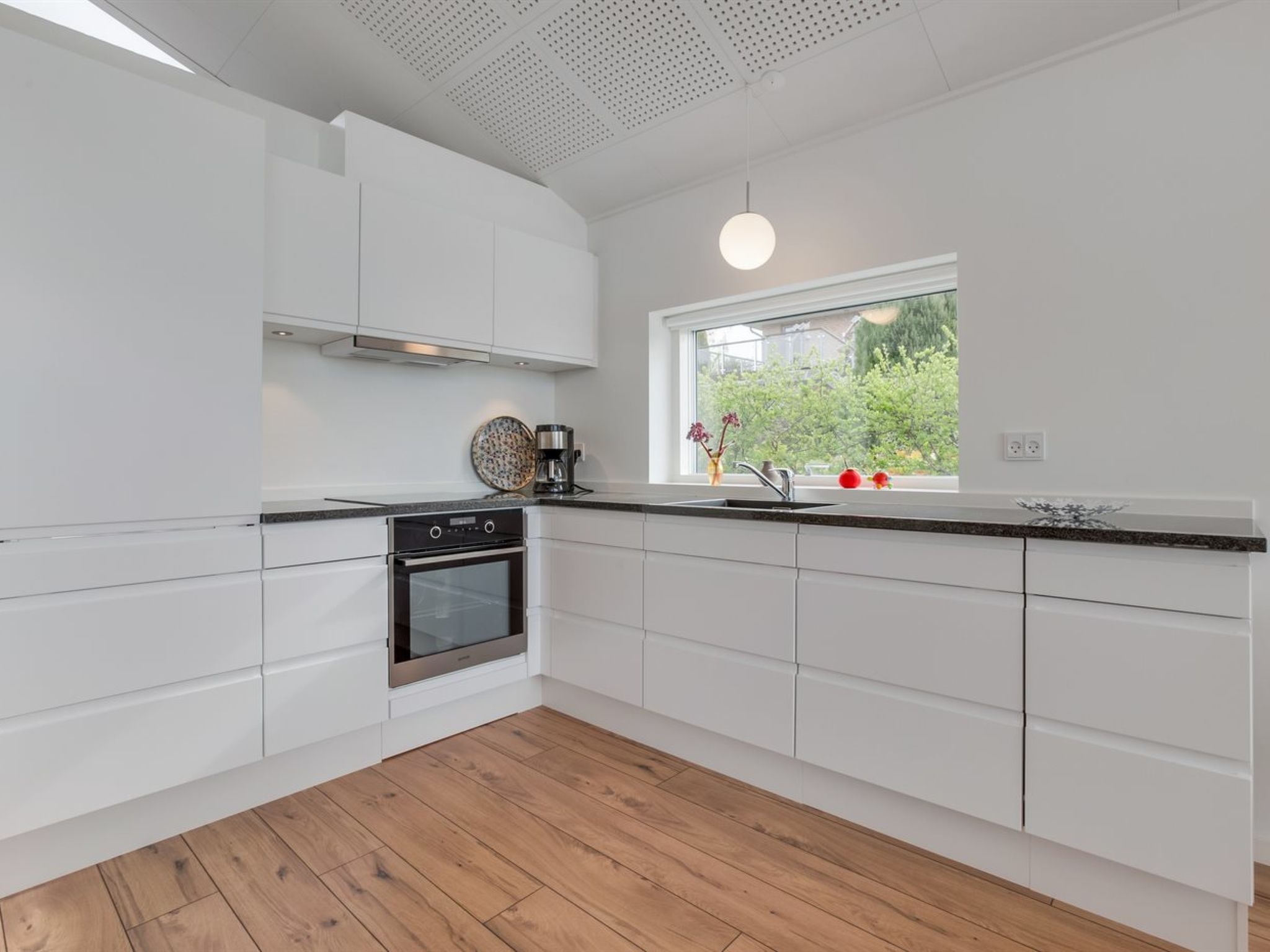 Aan zee: Modern vakantiehuis Øgoti in Ebeltoft met zeezicht - foto 21