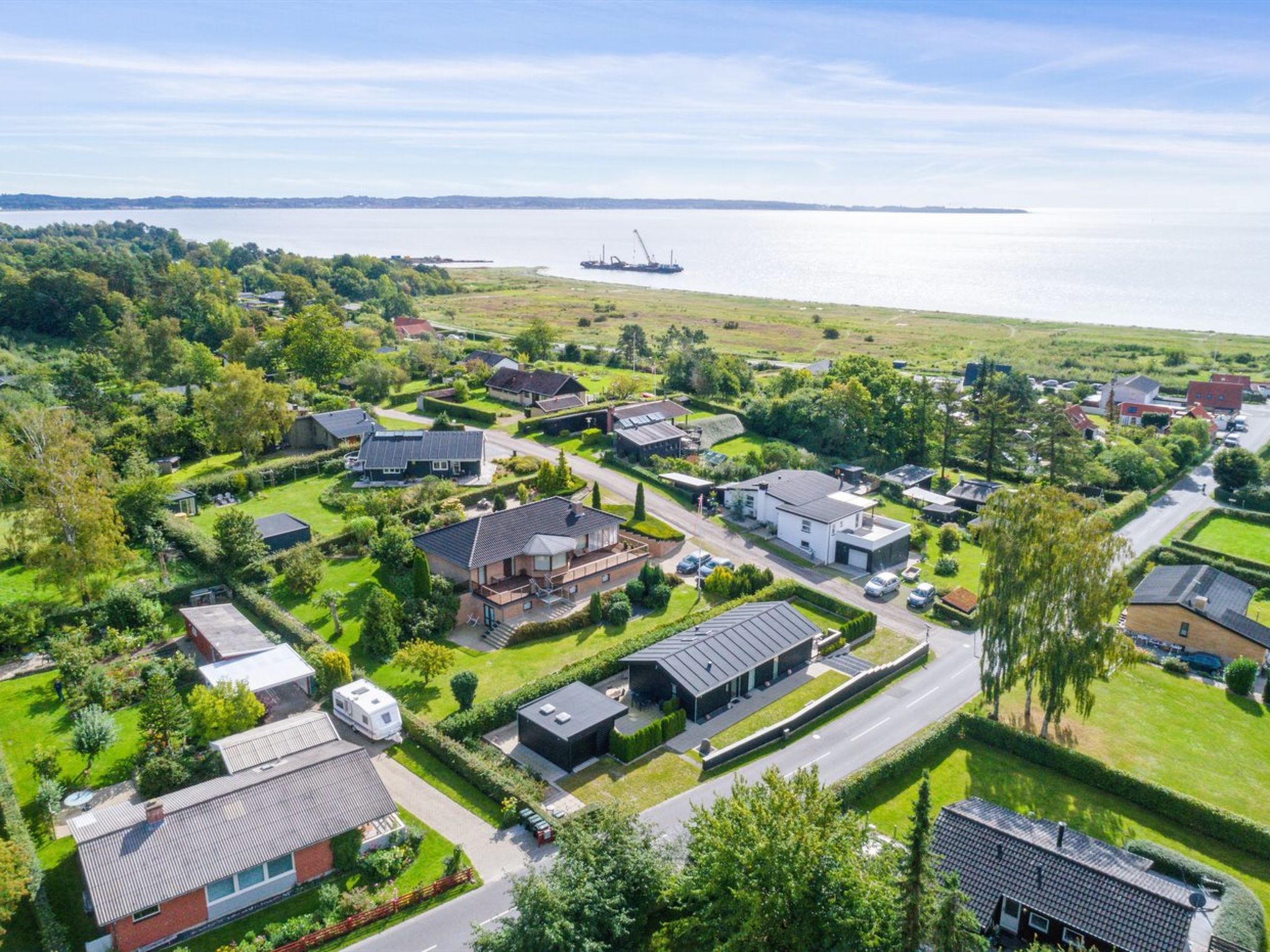 Aan zee: Modern vakantiehuis Øgoti in Ebeltoft met zeezicht - foto 34