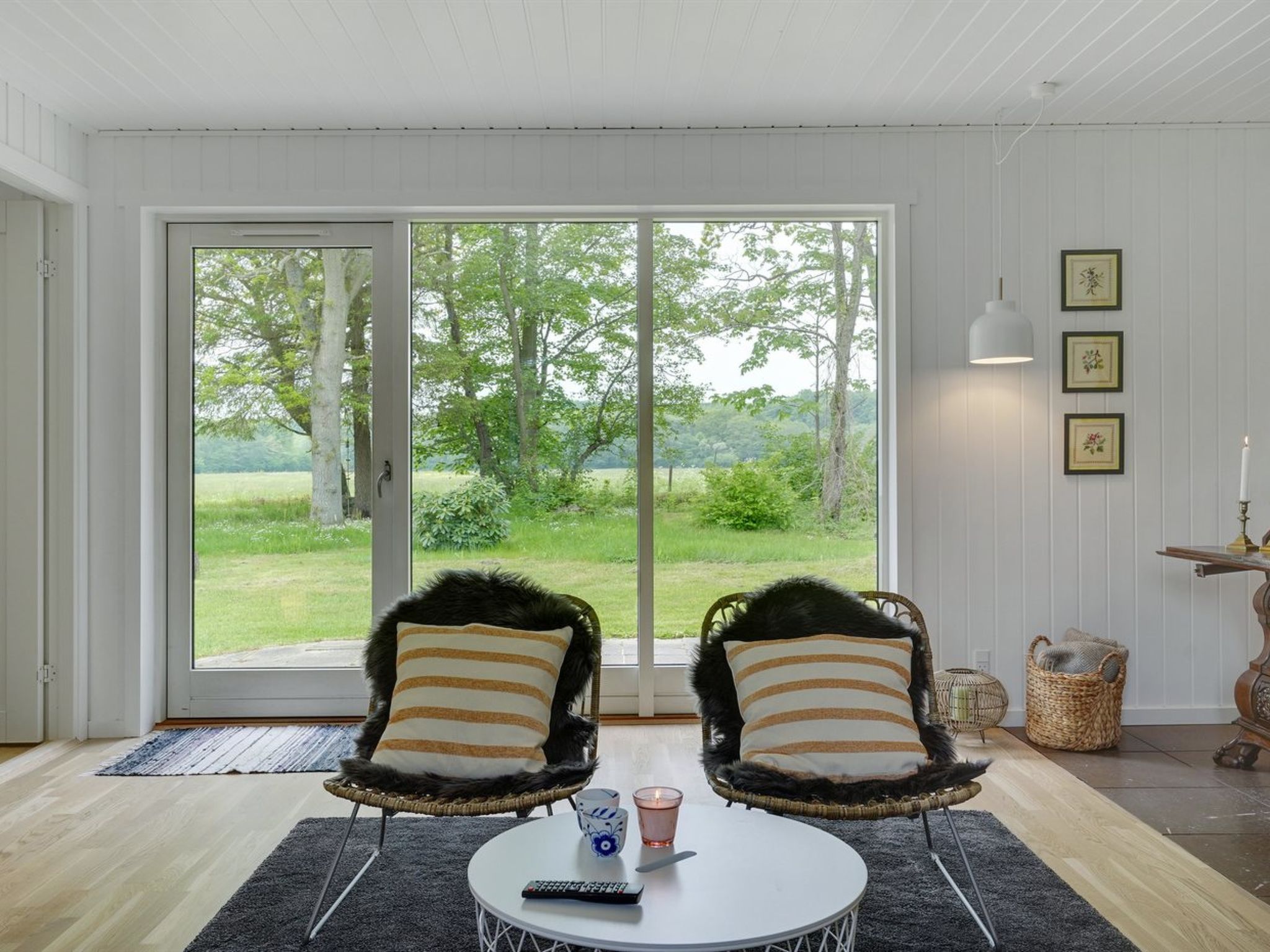 "Rohan" - 500m from the sea — Living Room (5 of 20)