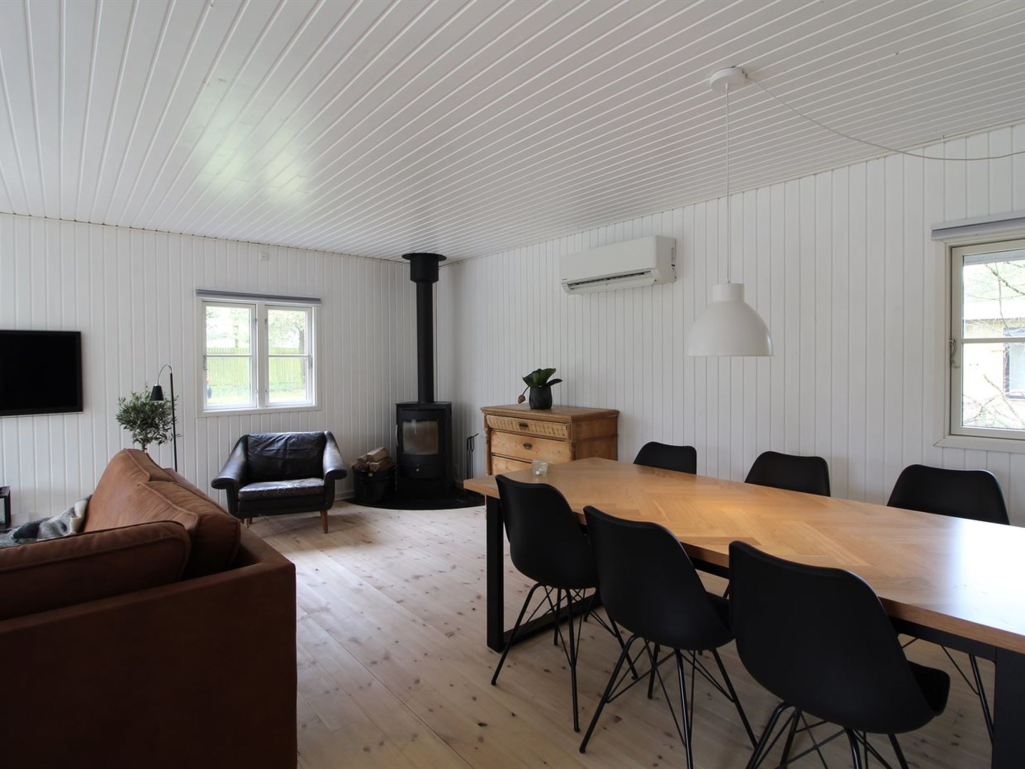 "Annlouise" - 300m from the sea - Binnen
