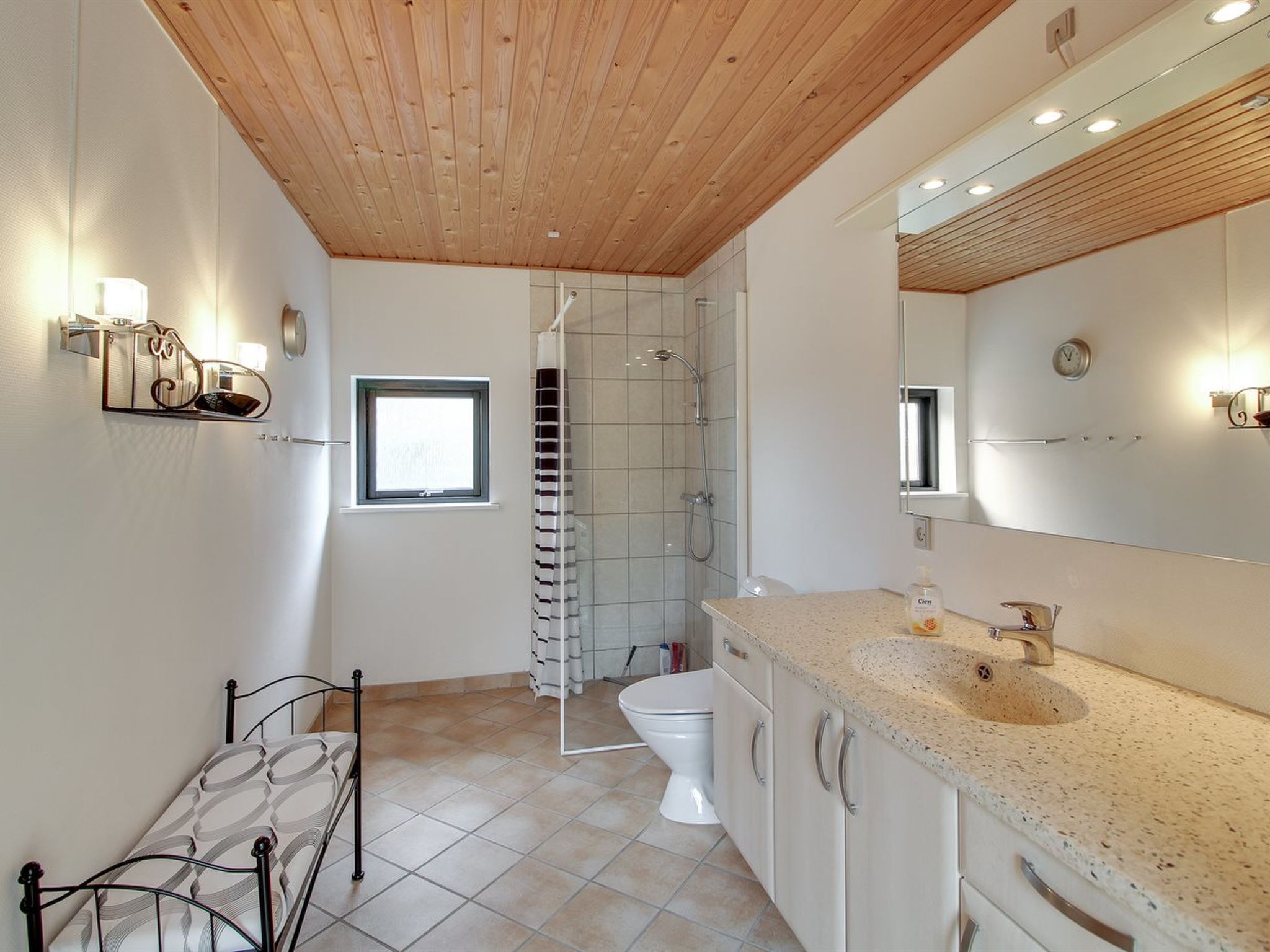 "Amai" - 1.5km from the sea - Binnen