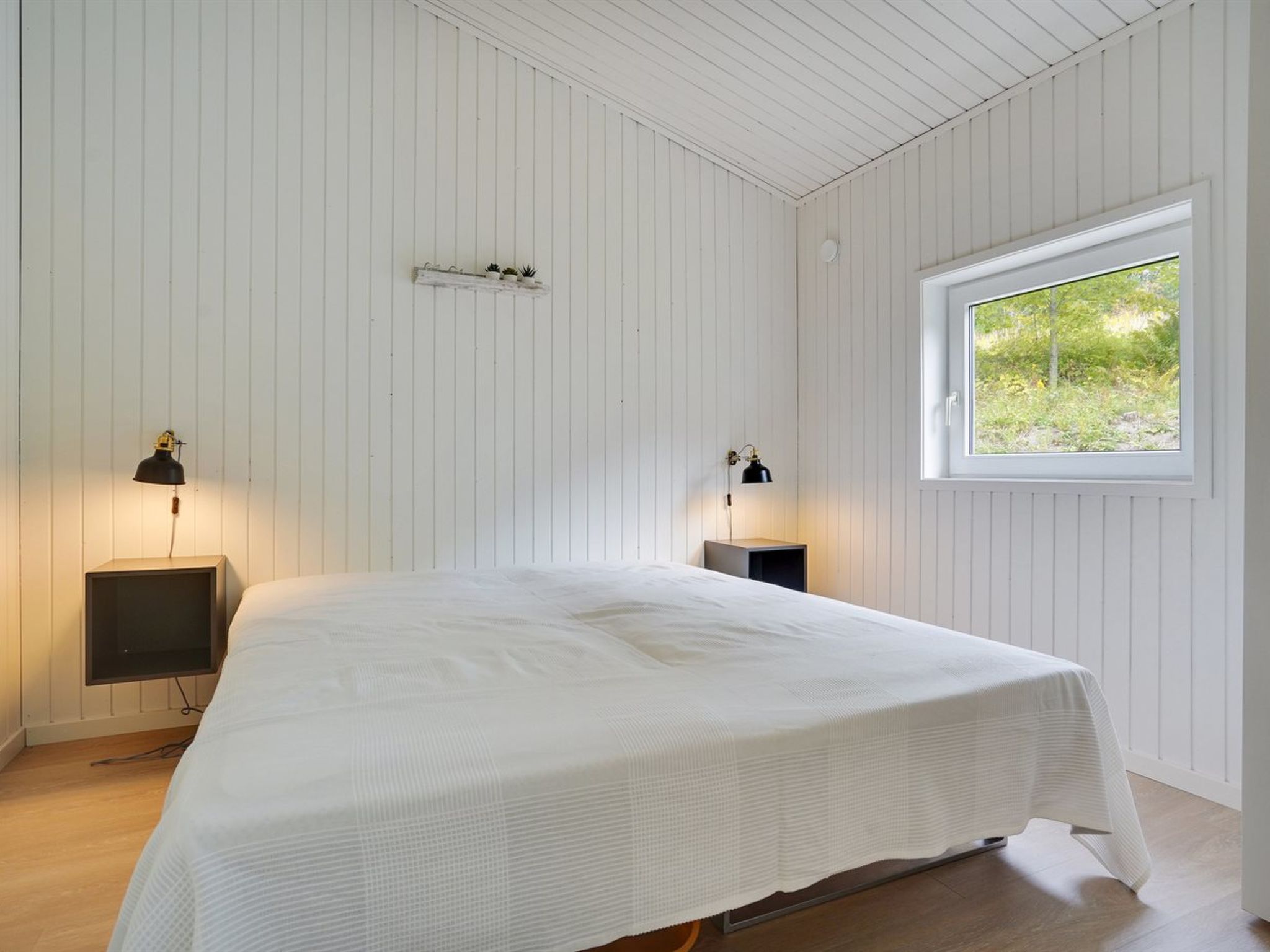 "Bjarki" - 800m from the sea - Binnen