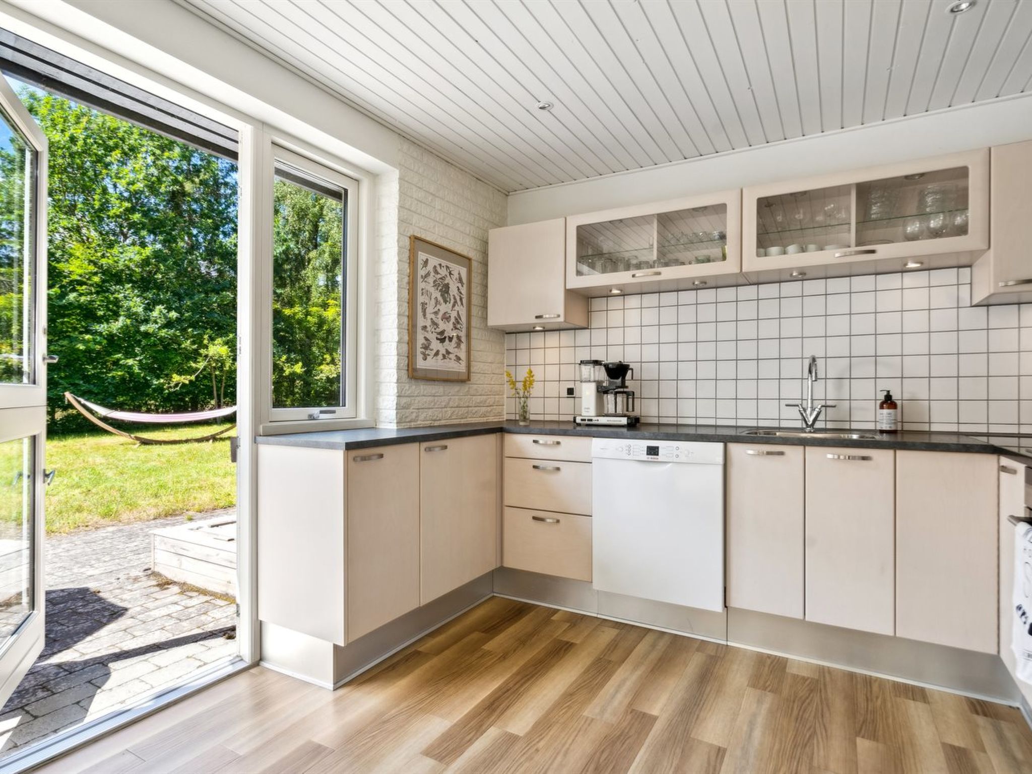 "Ingebrit" - 7km from the sea - Binnen