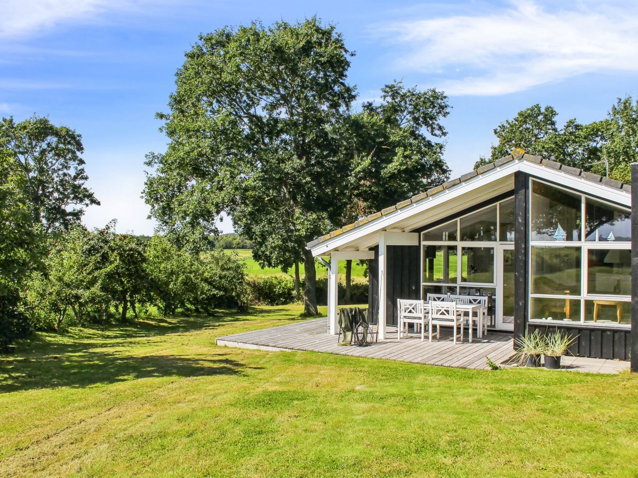 "Lilla" - 120m from the sea-Buiten