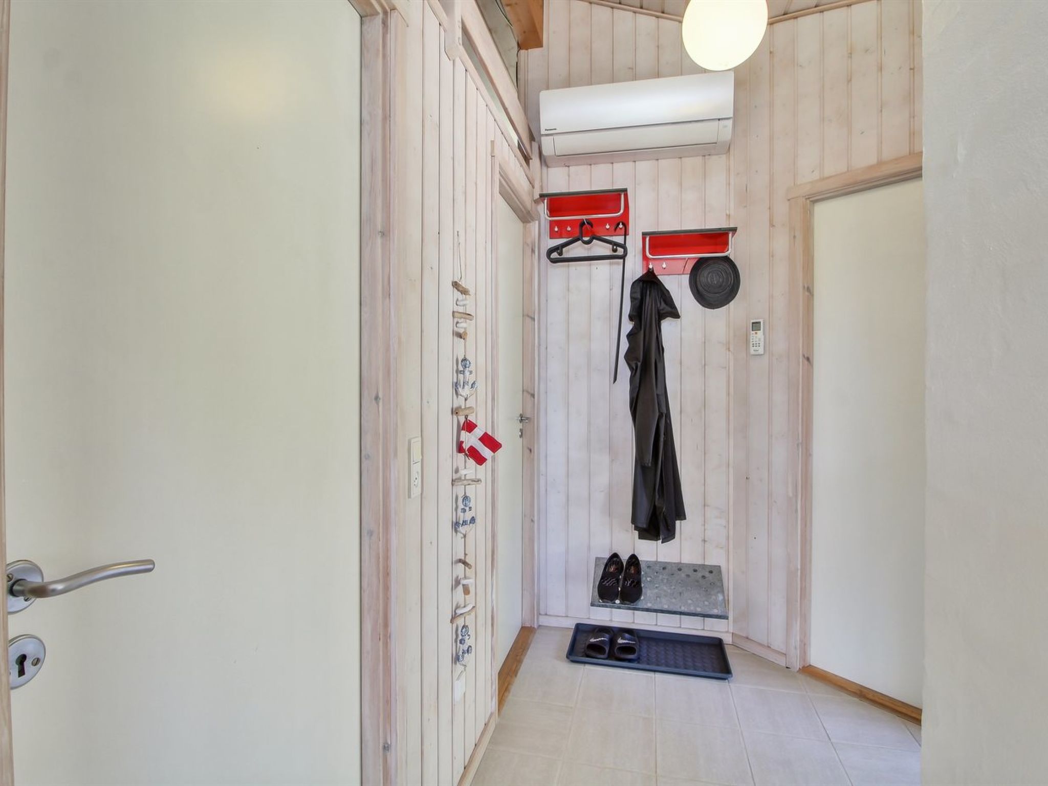 "Lilla" - 120m from the sea-Binnen