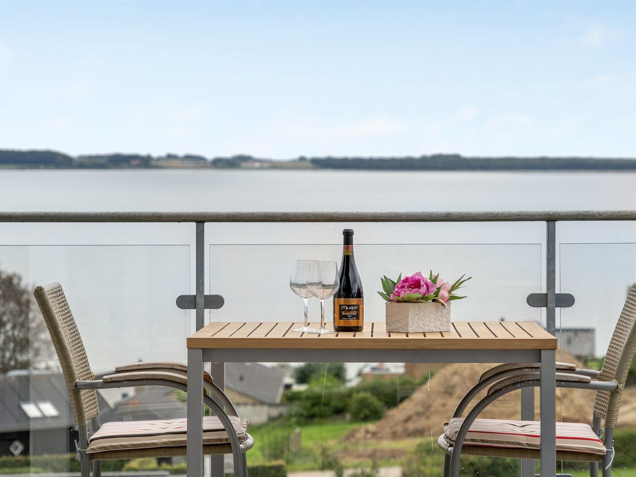 "Eilen" - 250m from the sea - Buiten