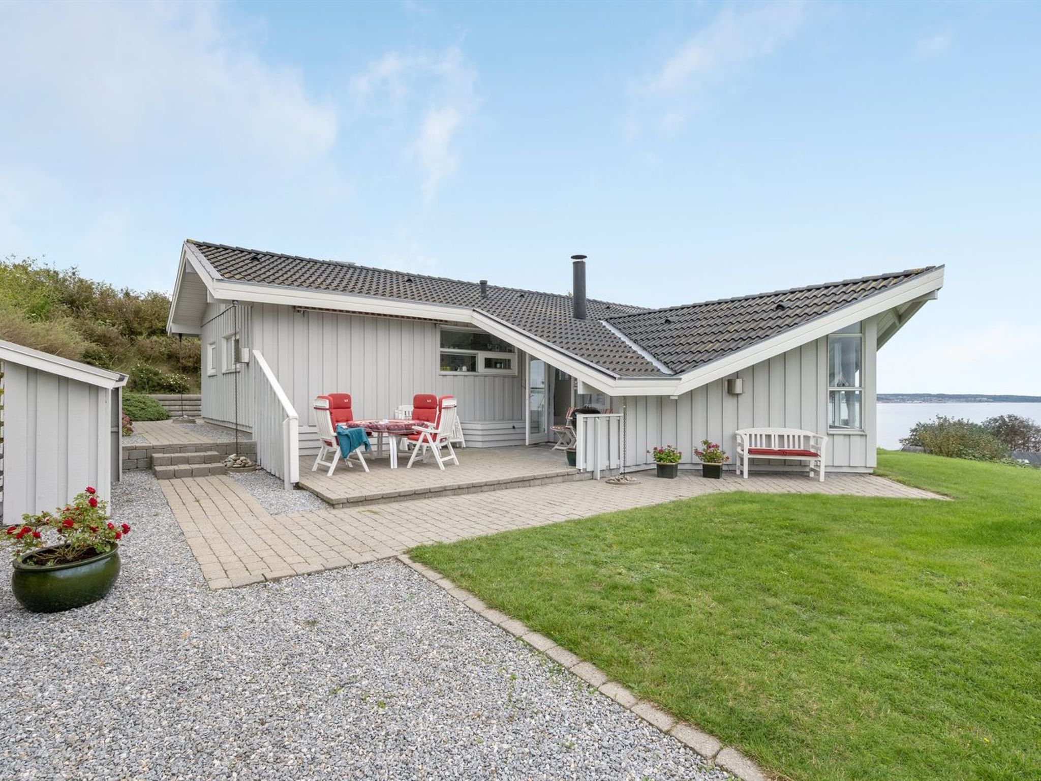 "Eilen" - 250m from the sea - Buiten