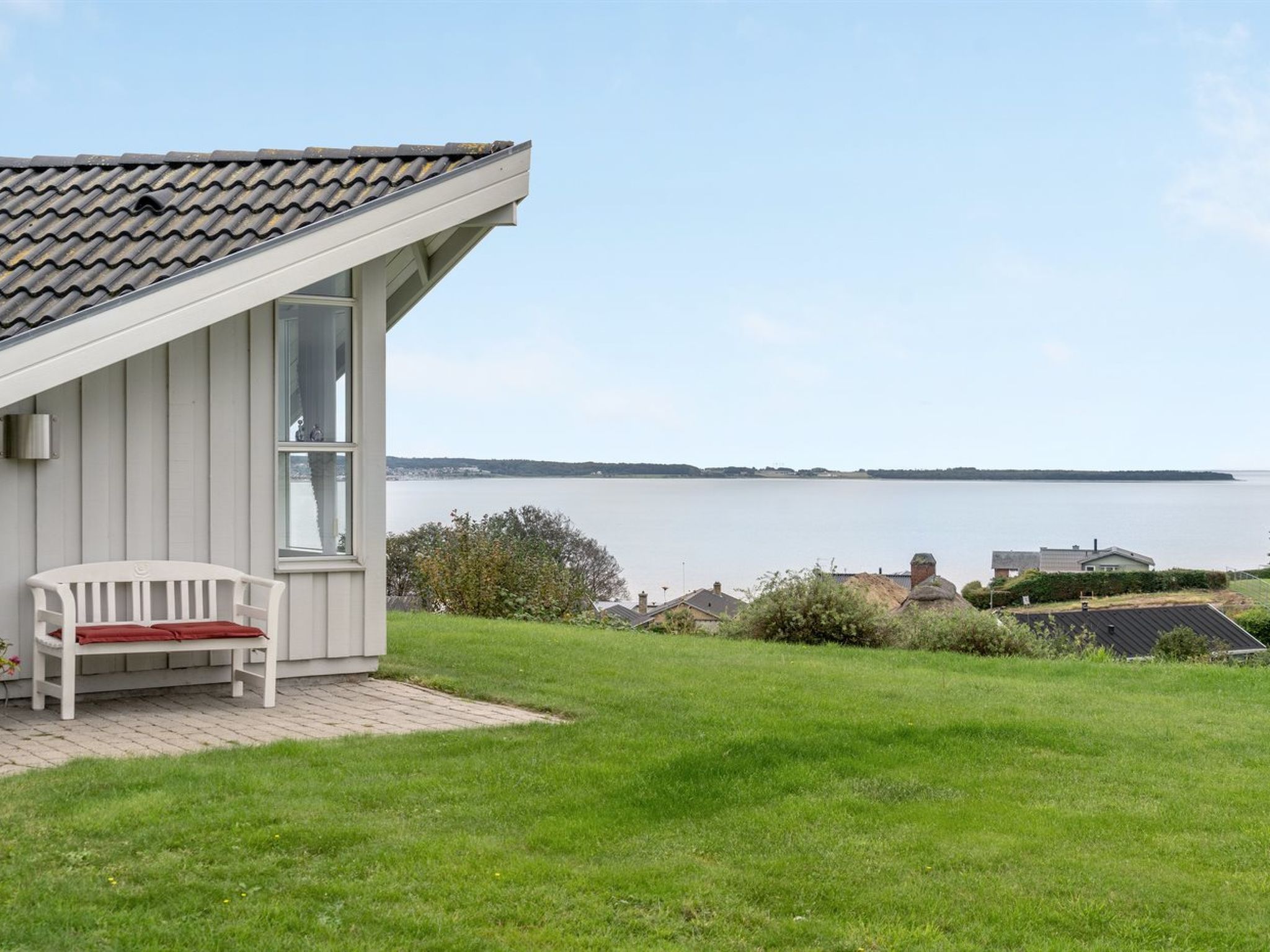 "Eilen" - 250m from the sea - Buiten