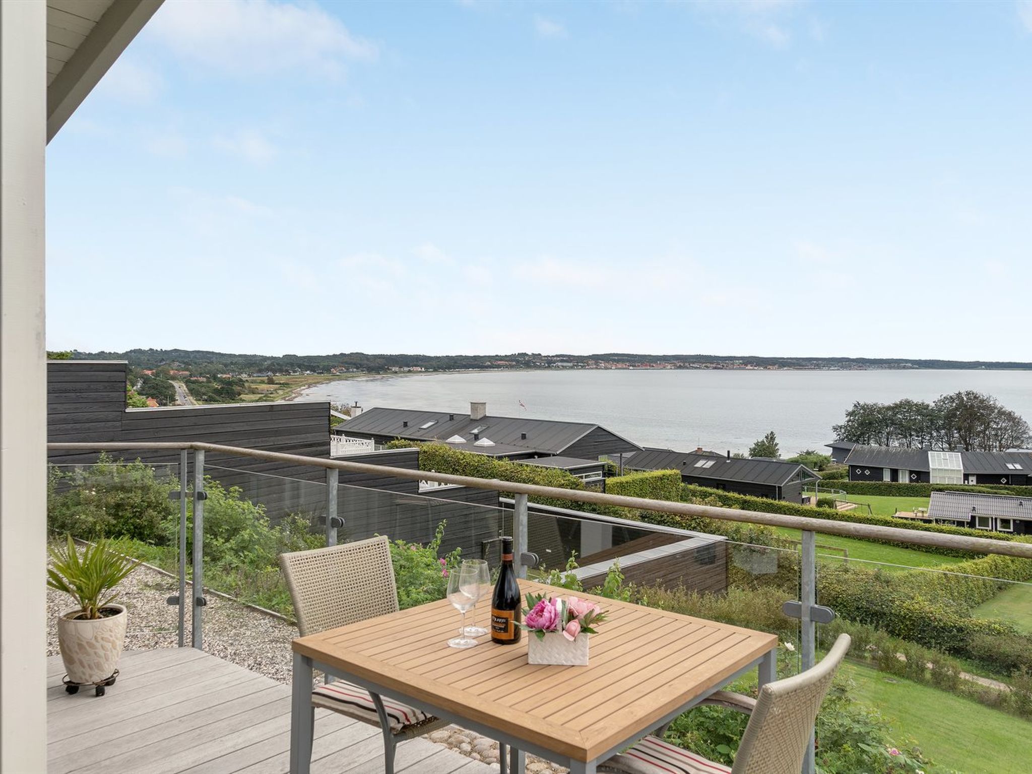 "Eilen" - 250m from the sea - Buiten