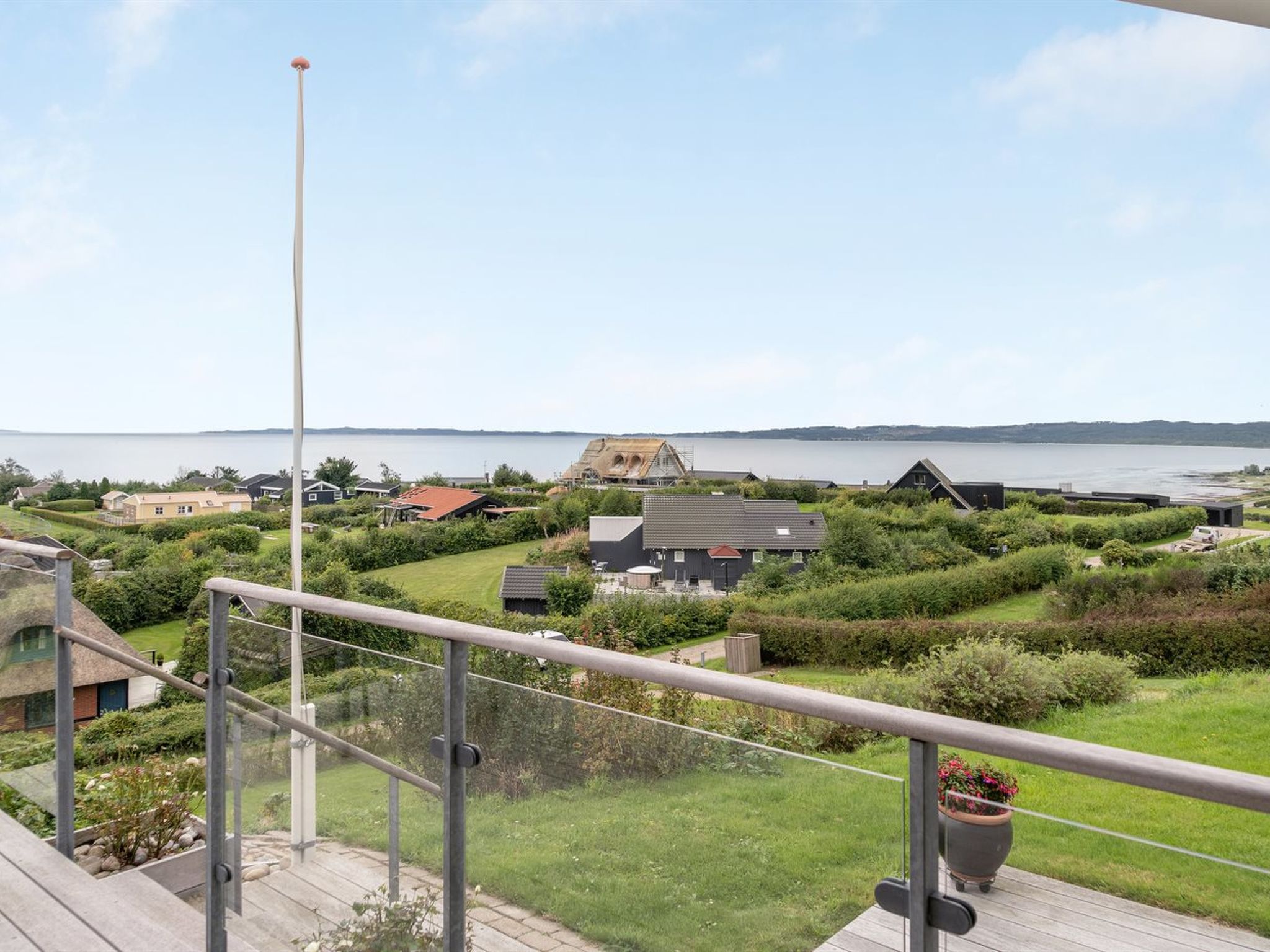 "Eilen" - 250m from the sea - Buiten
