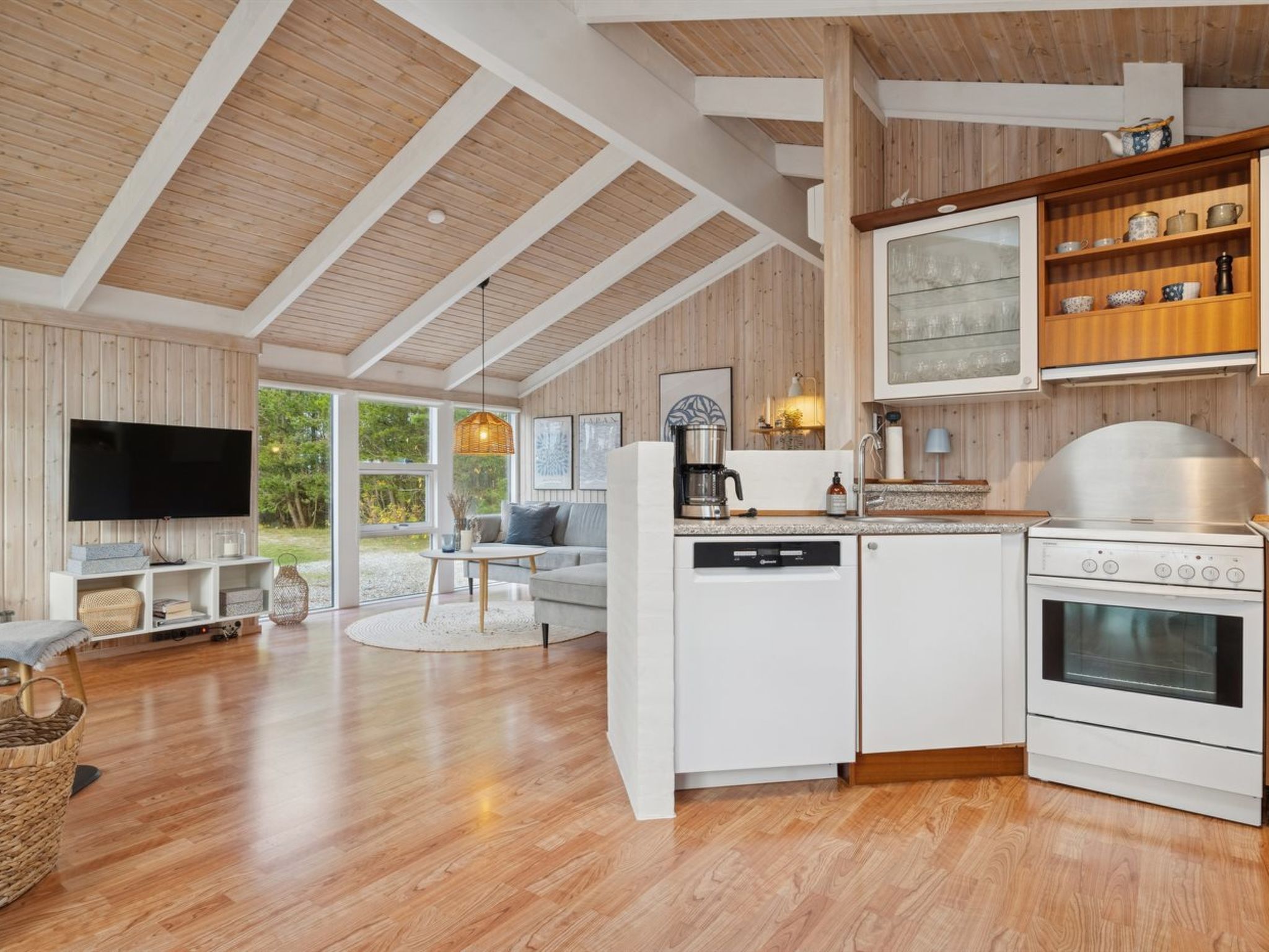 "Alvy" - 200m from the sea-Dedans