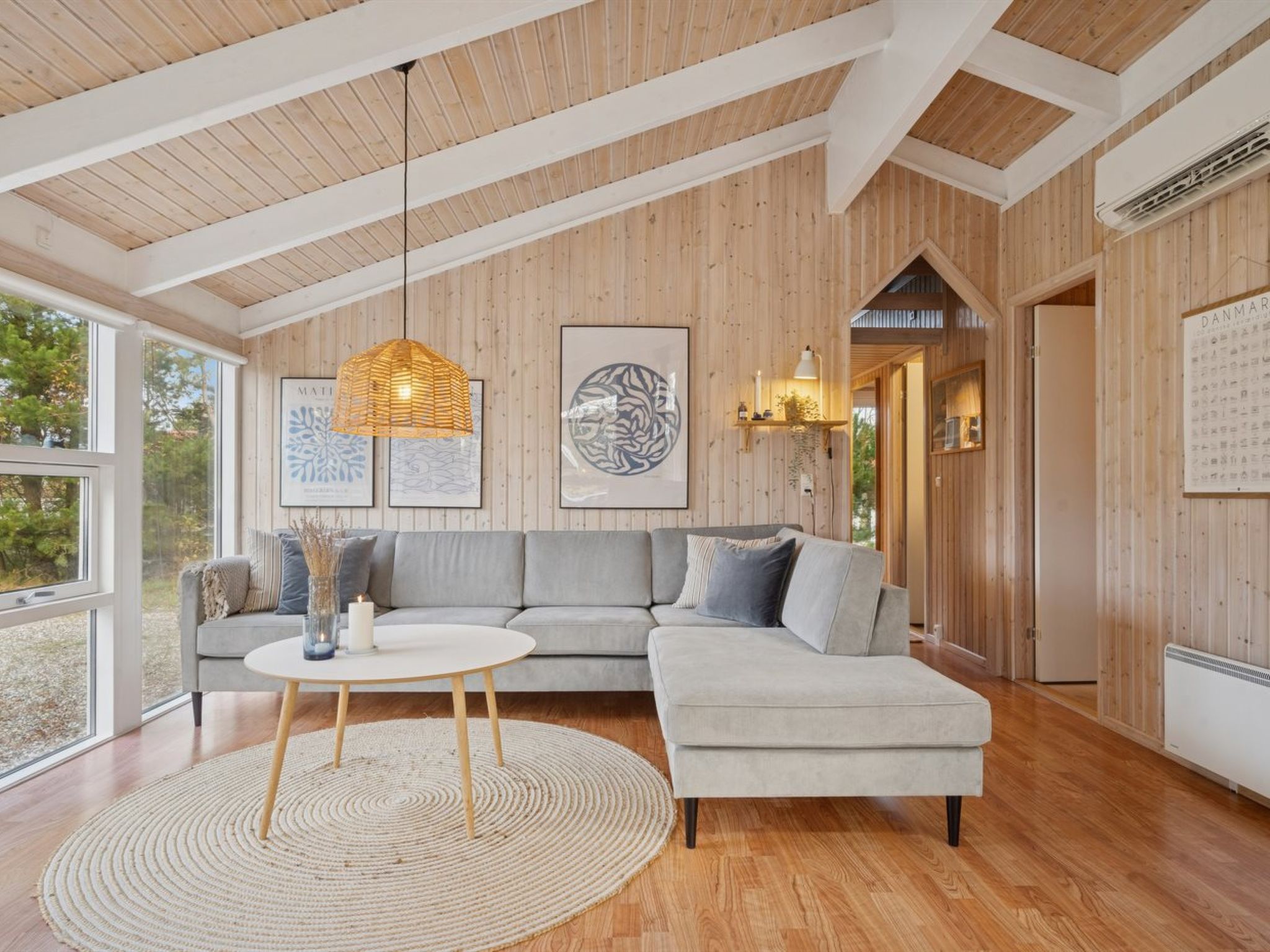 "Alvy" - 200m from the sea-Dedans