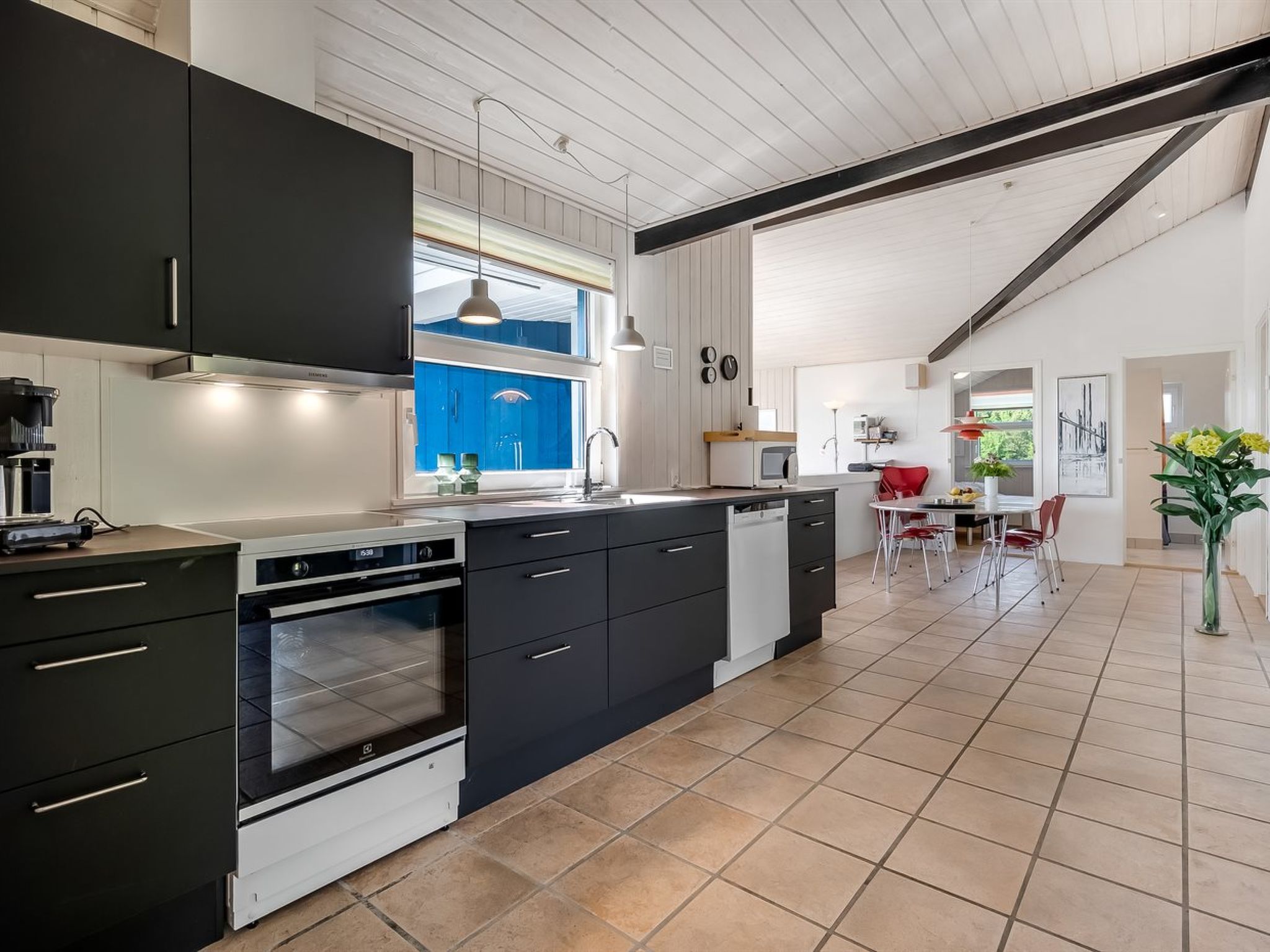 "Sarita" - 1km from the sea - Binnen