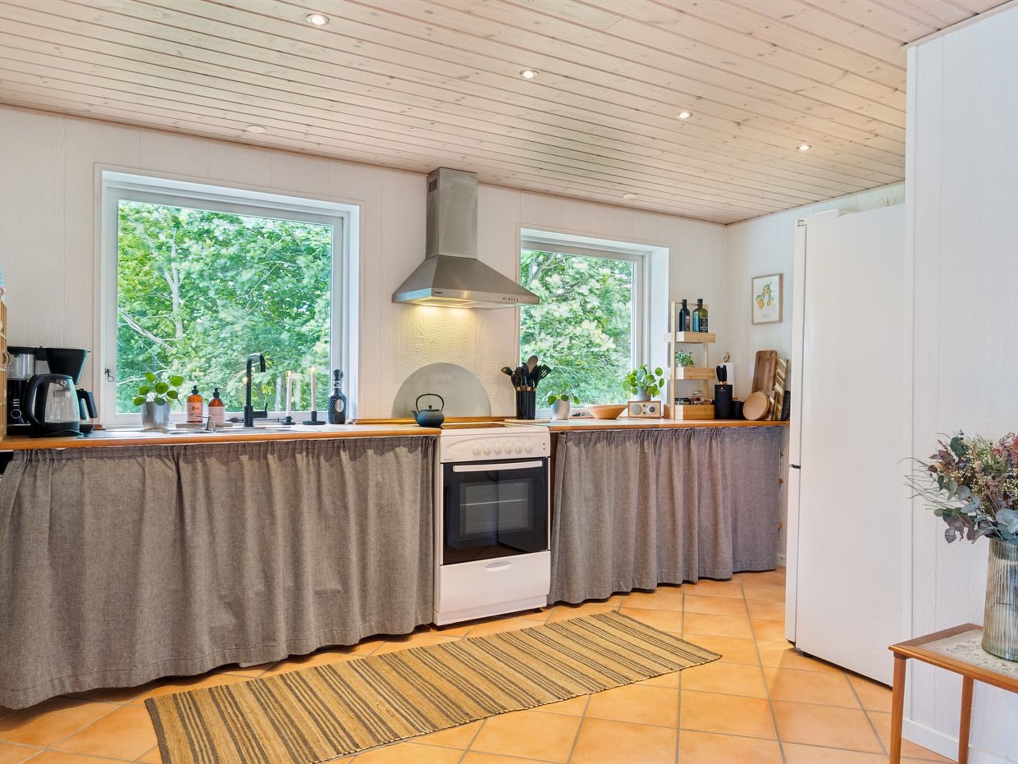 "Lenaya" - 1km from the sea - Binnen