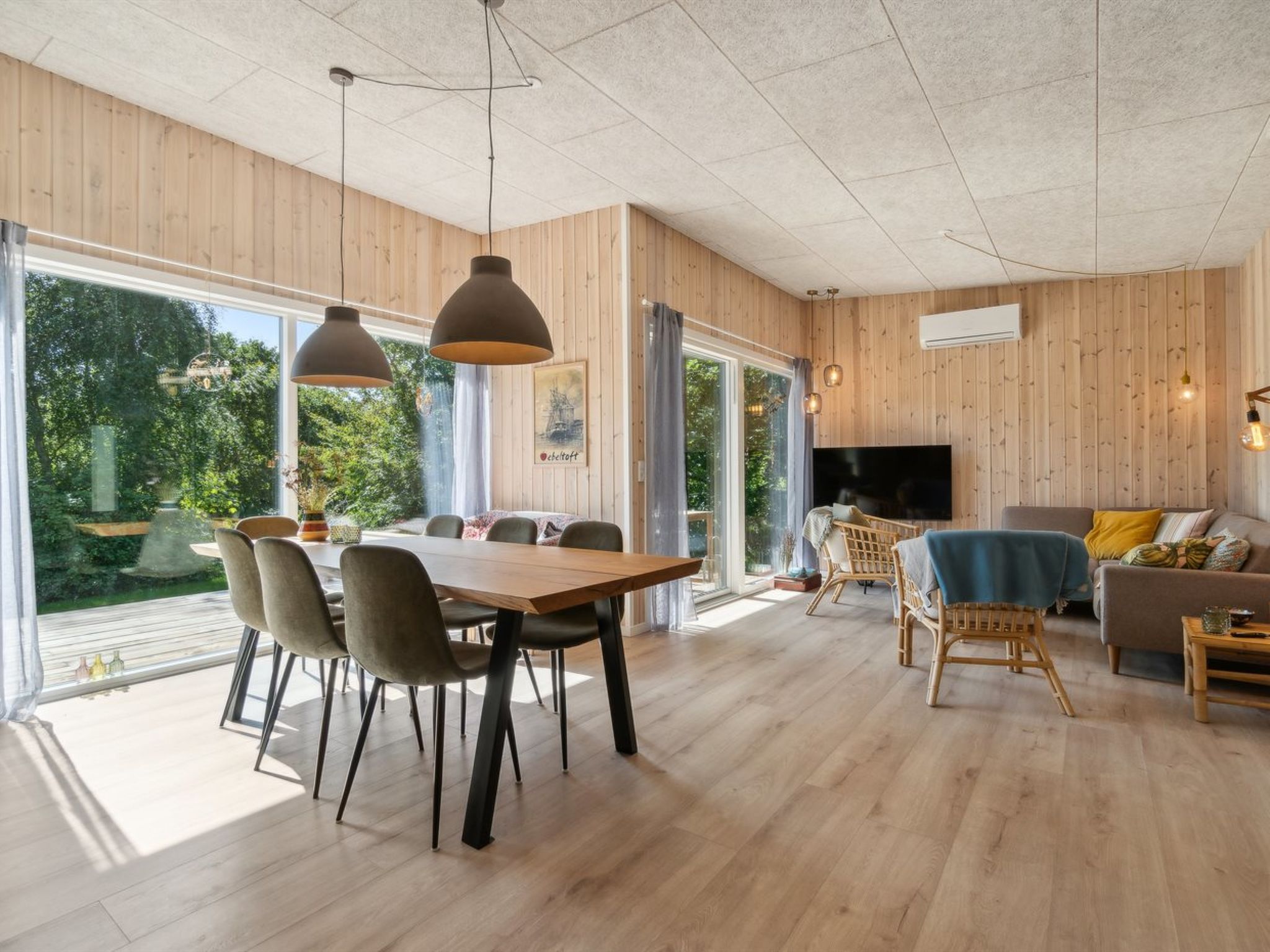 "Filip" - 1.2km from the sea - Binnen