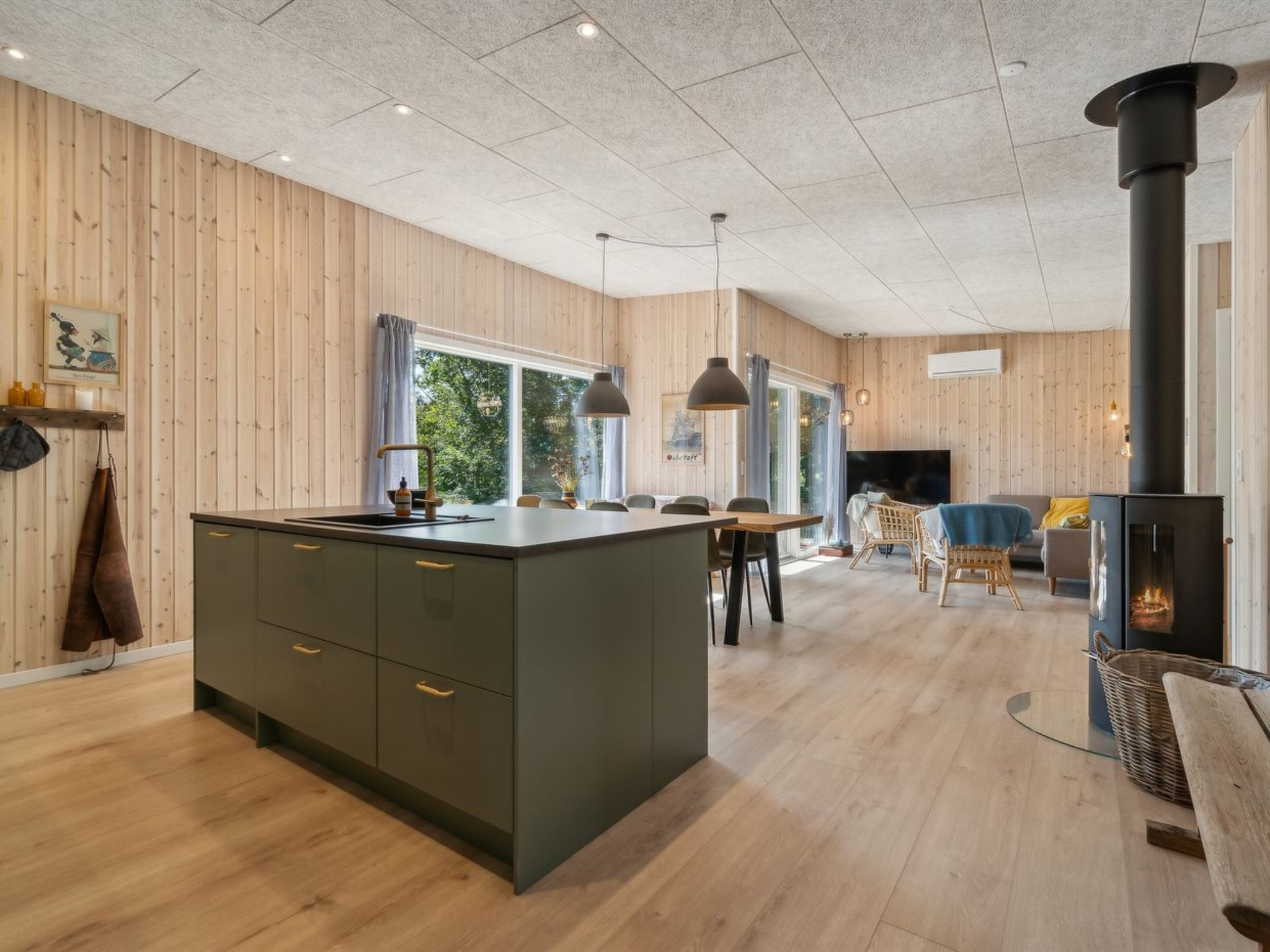 "Filip" - 1.2km from the sea - Binnen