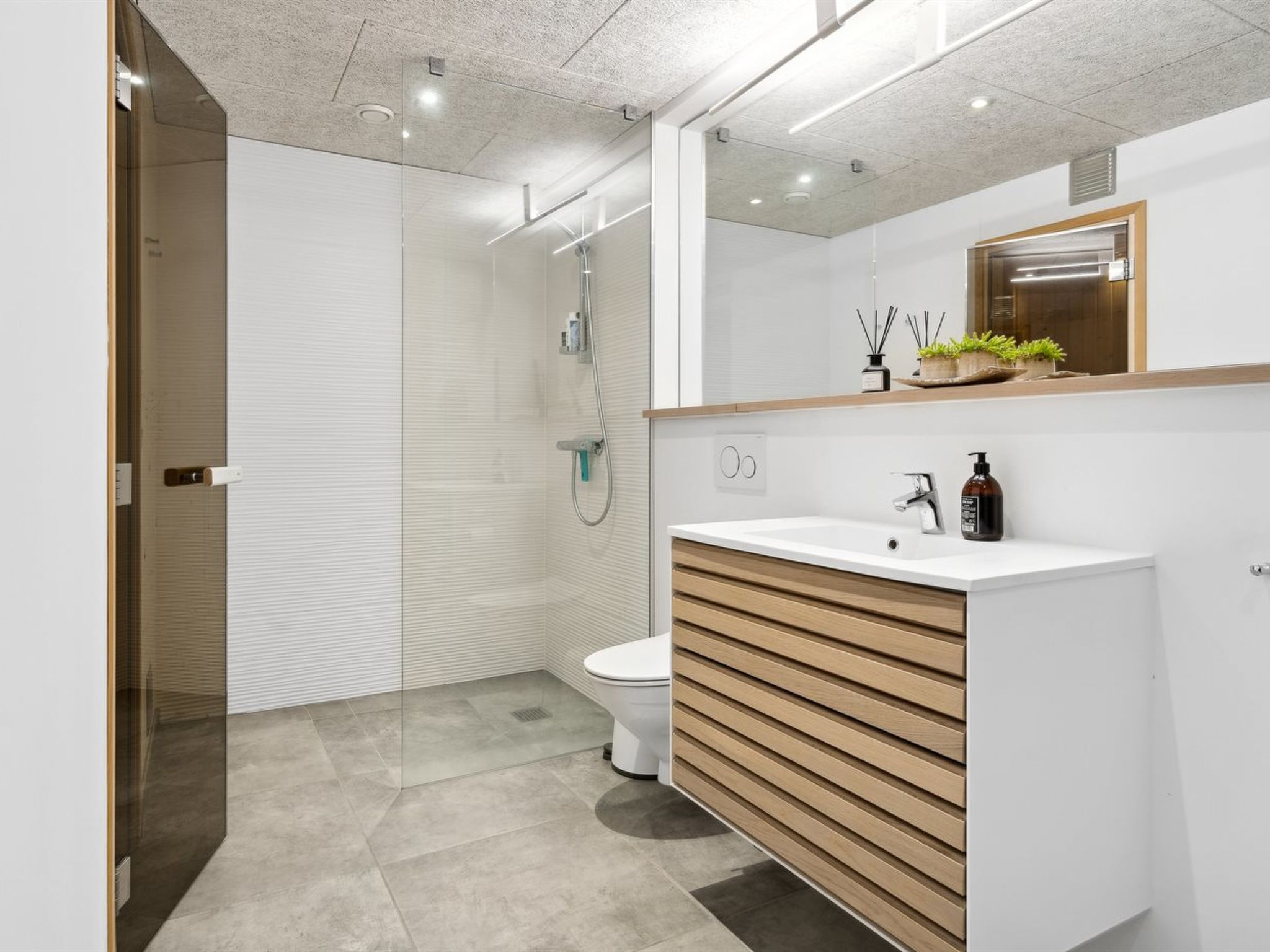 "Iarund" - 600m from the sea-Binnen