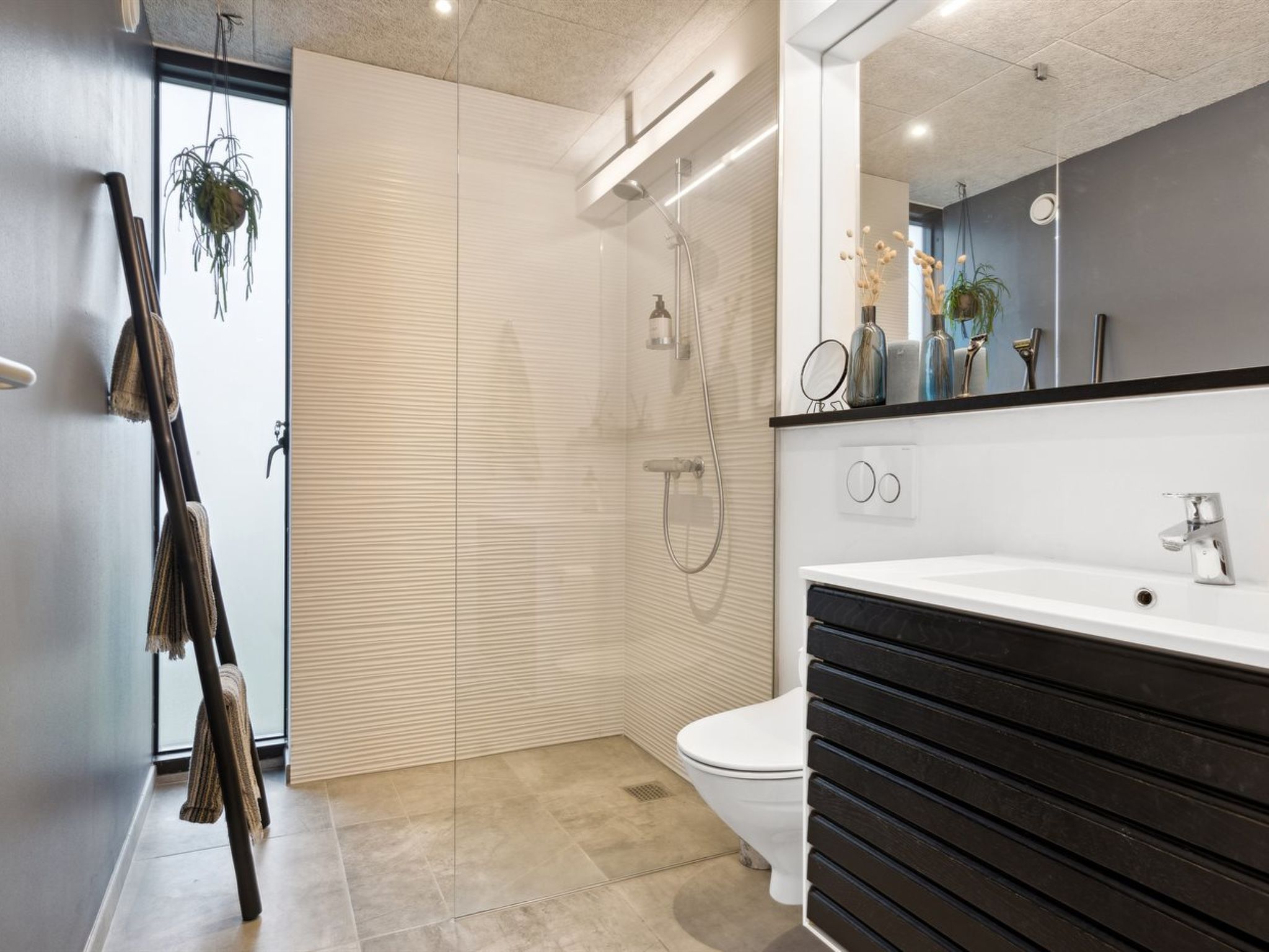 "Iarund" - 600m from the sea-Binnen