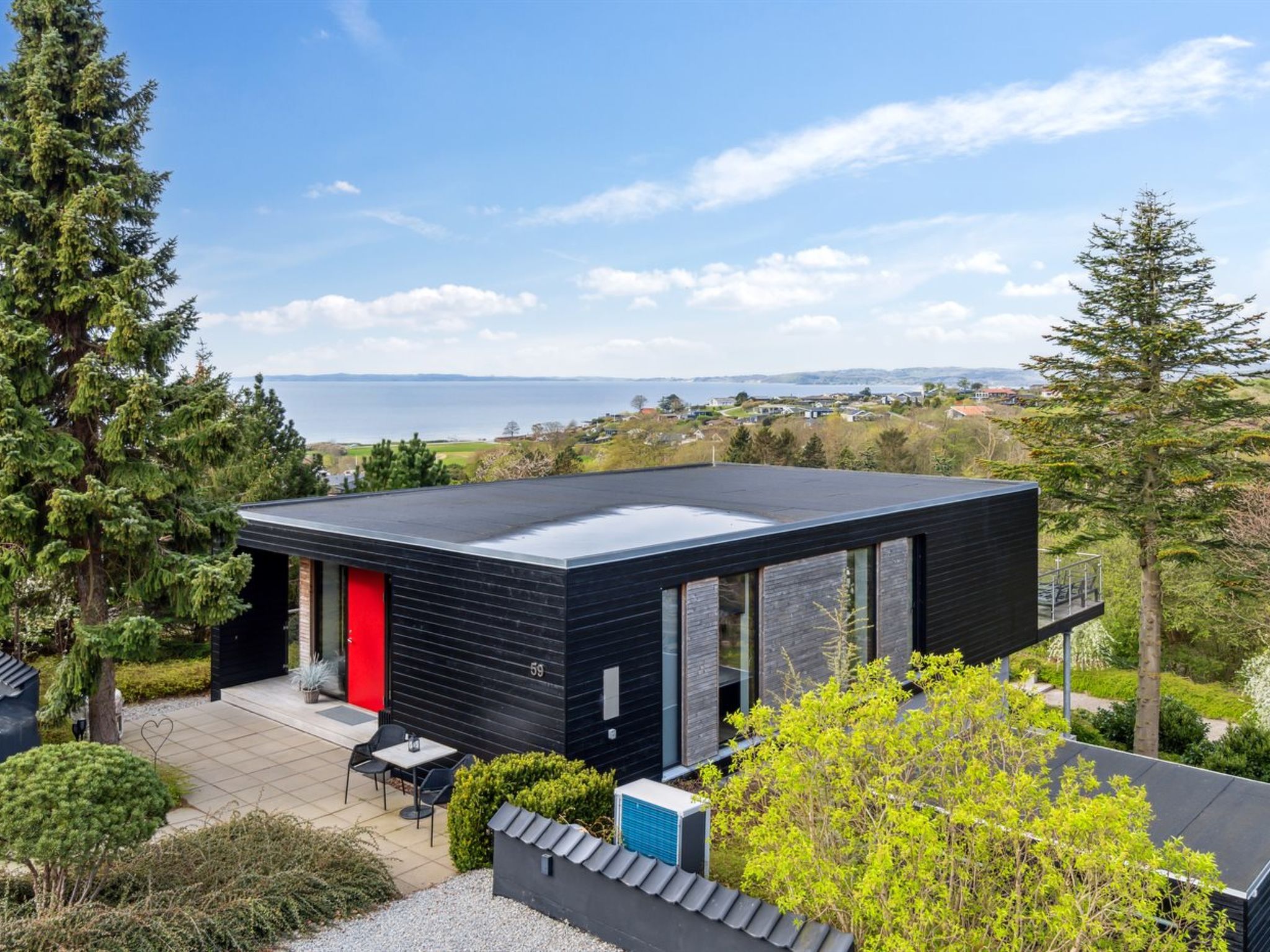 "Iarund" - 600m from the sea-Buiten