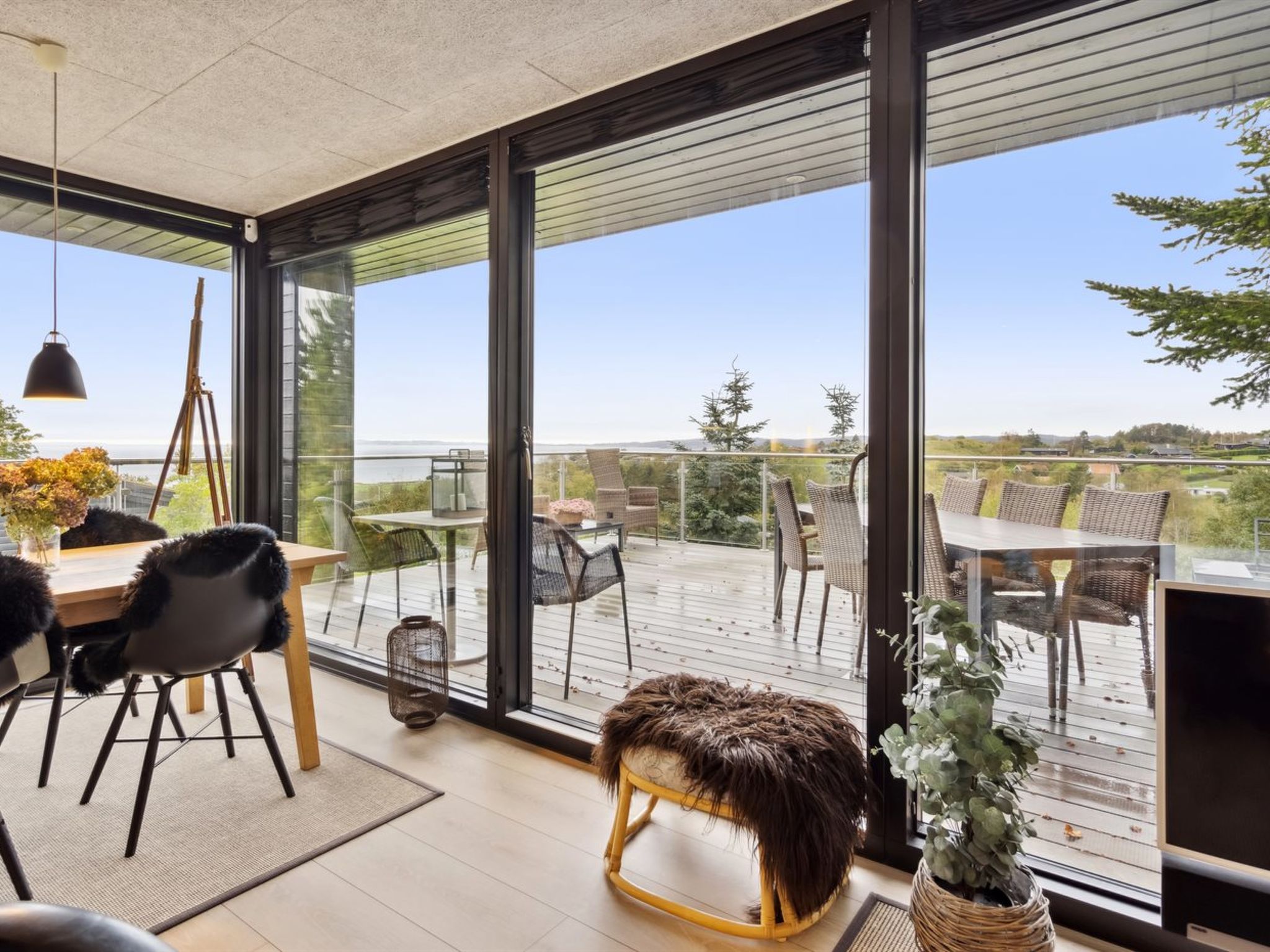 "Iarund" - 600m from the sea - Buiten
