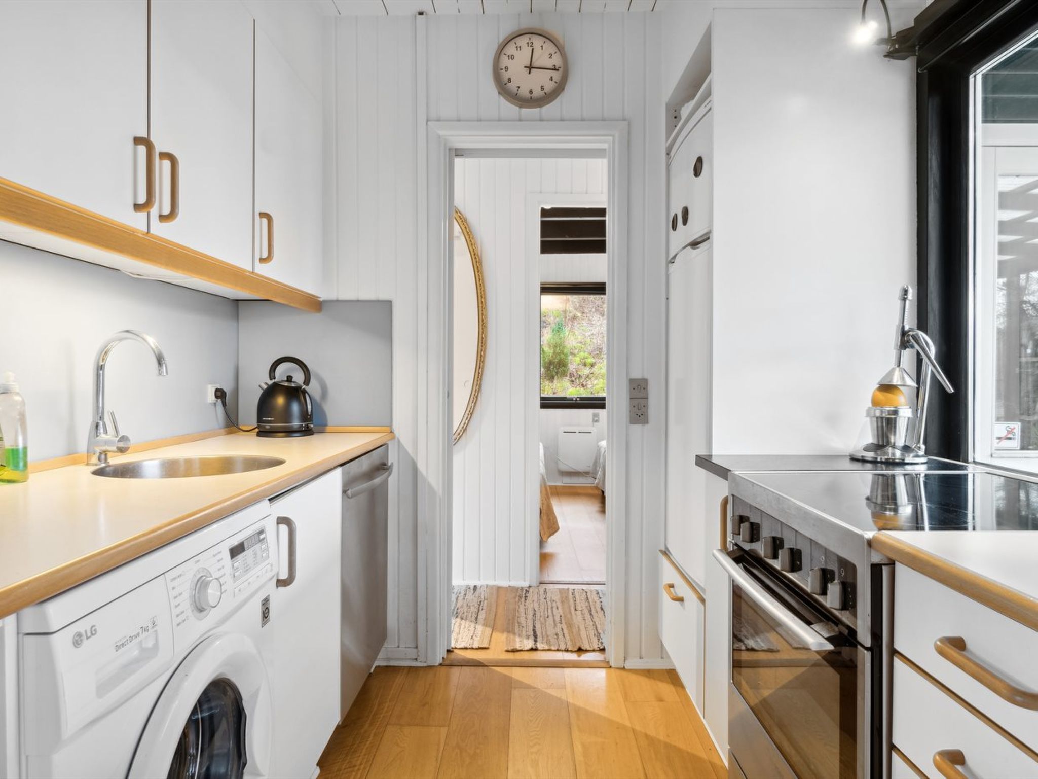 "Anthonette" - 900m from the sea-Inside
