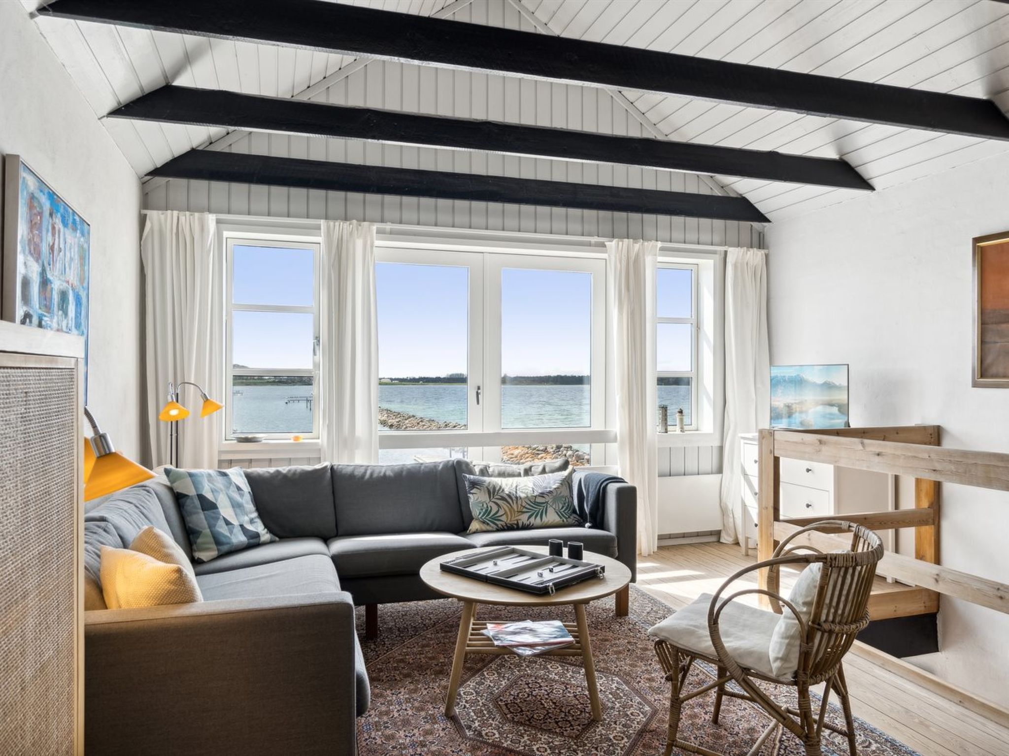 "Ethly" - 10m from the sea