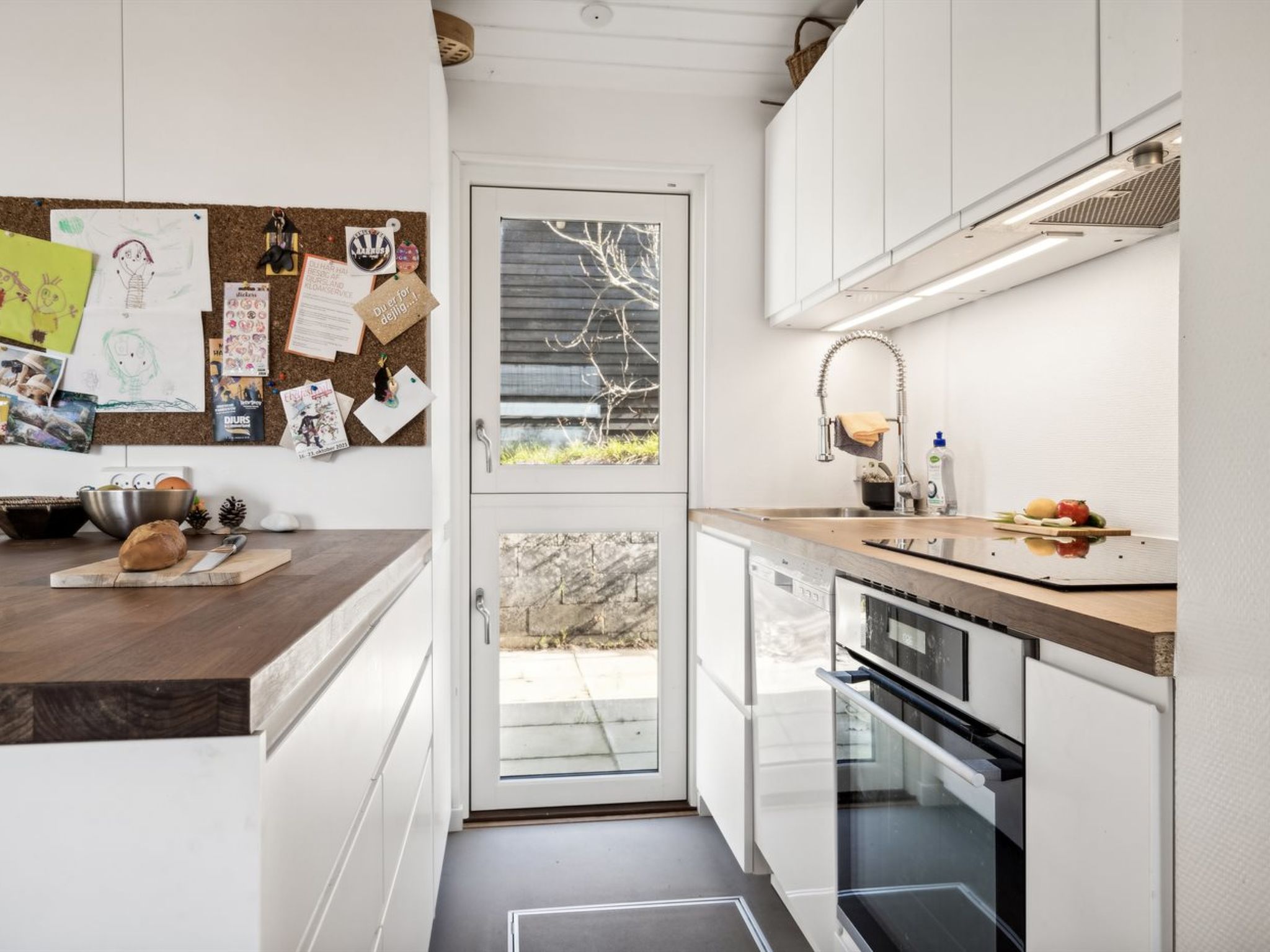 "Usbjorn" - 500m from the sea - Binnen